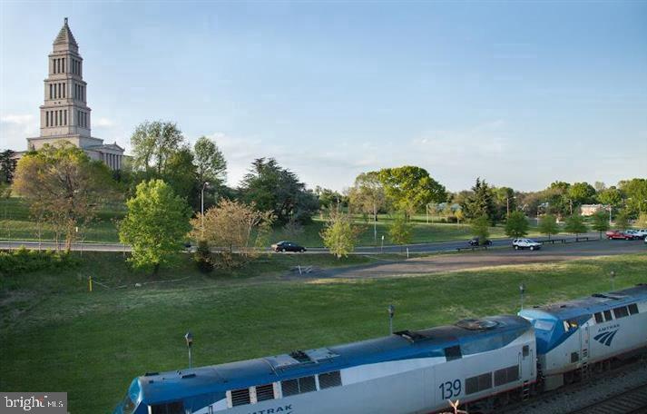 OLD TOWN ALEXANDRIA - Residential Lease