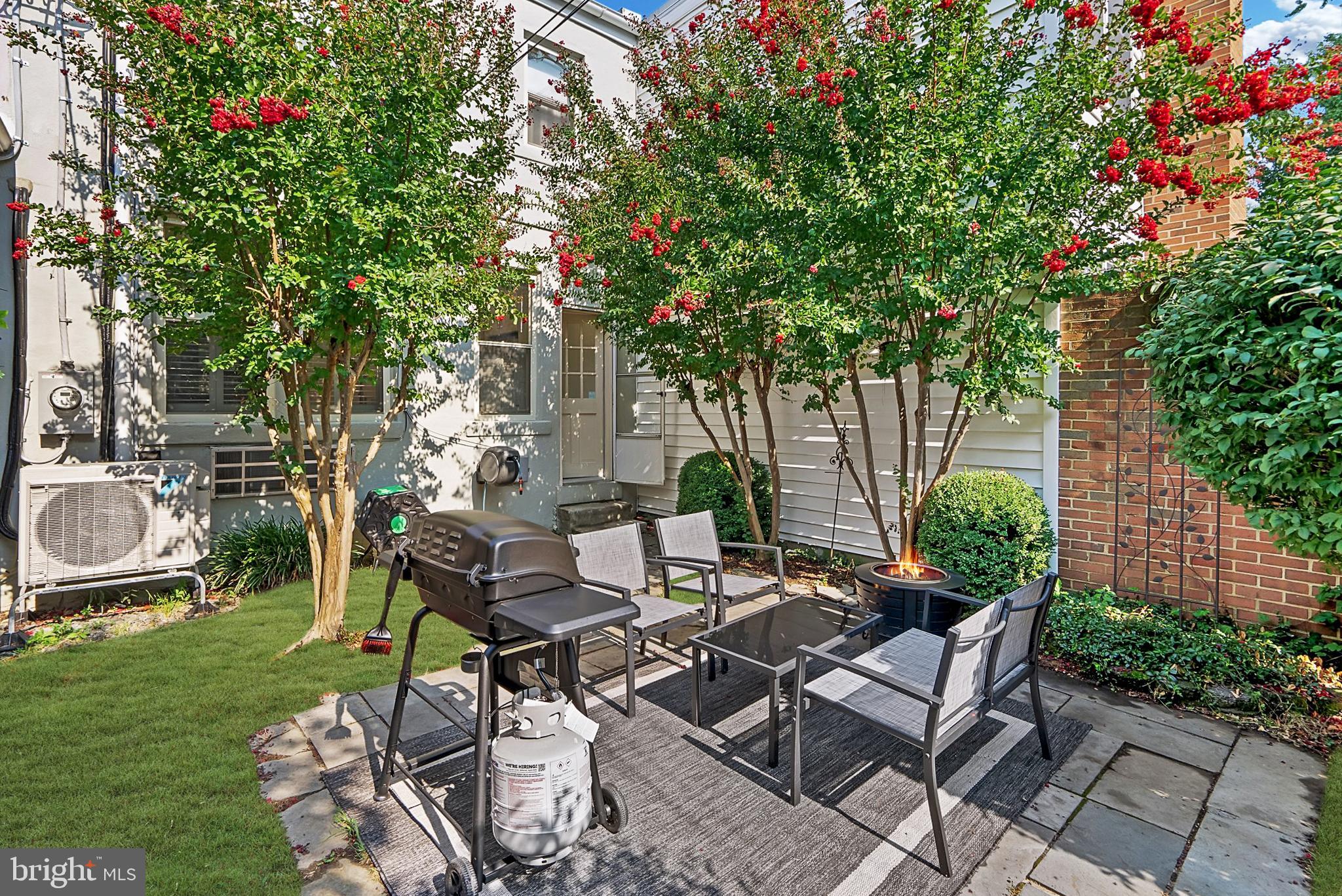 OLD TOWN ALEXANDRIA - Residential Lease