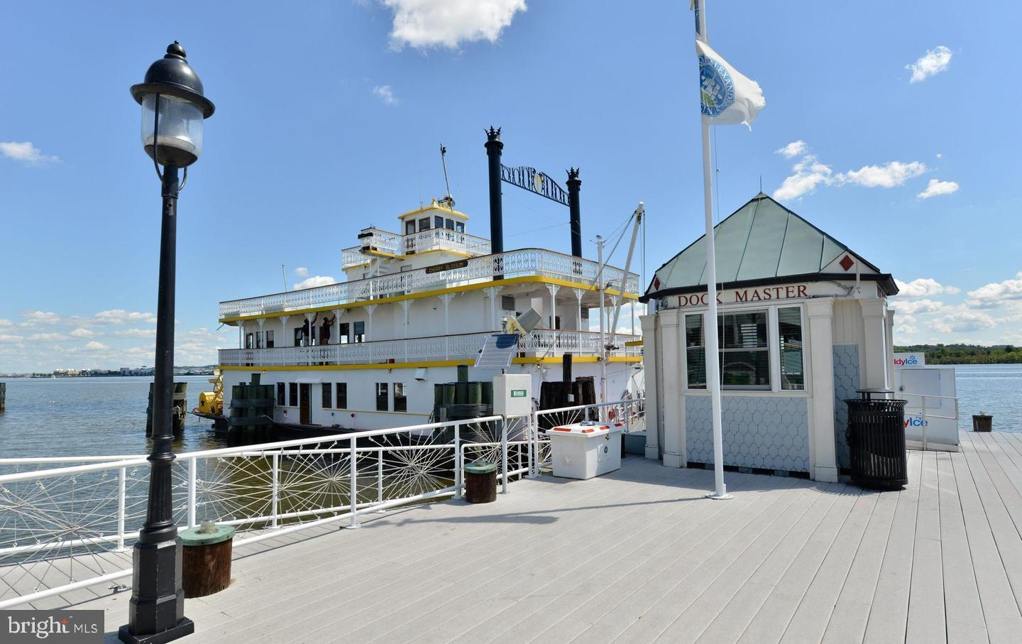 OLD TOWN ALEXANDRIA - Residential Lease