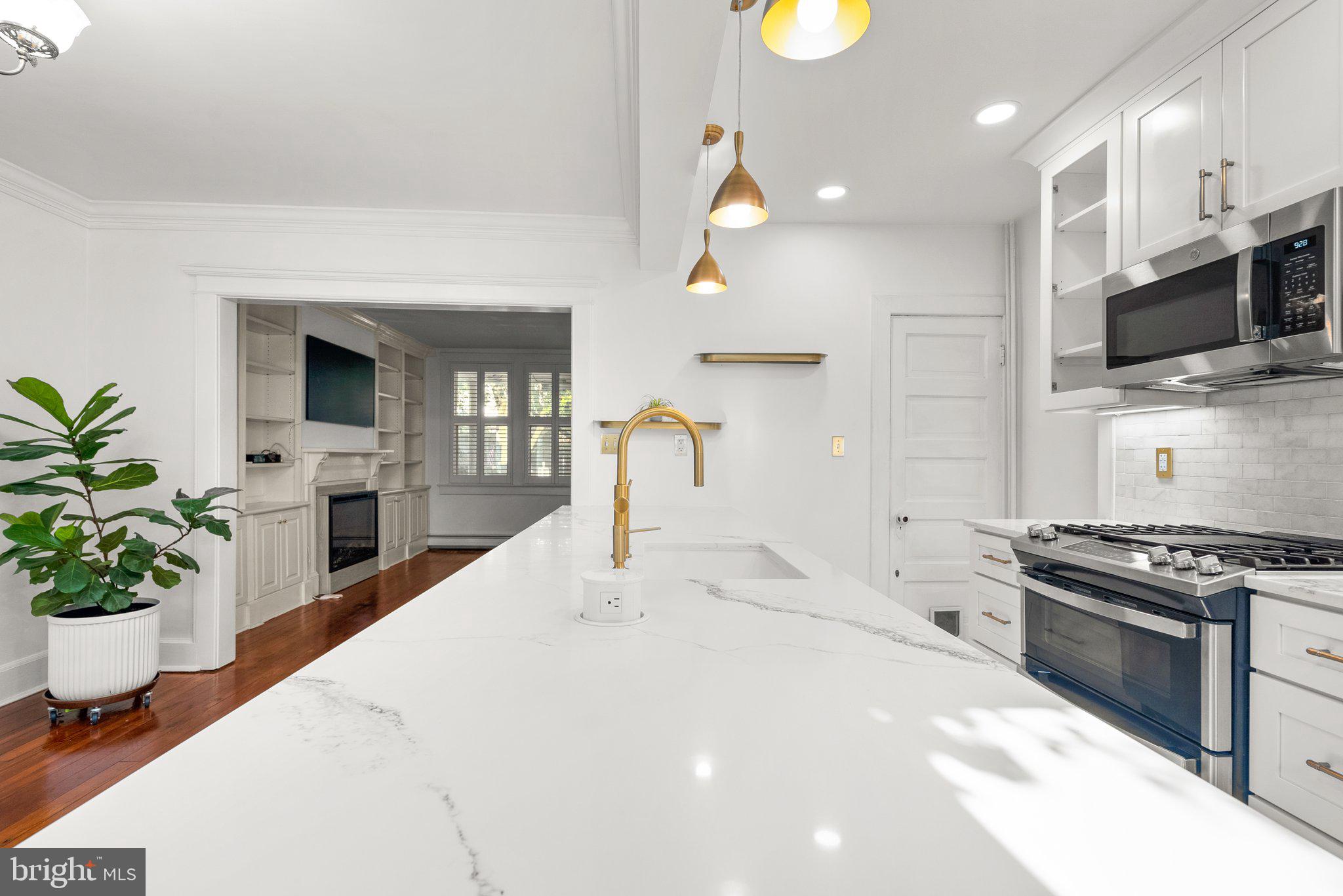 OLD TOWN ALEXANDRIA - Residential Lease