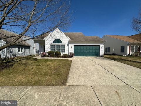 Homes For Sale - 61 Wagon Wheel Lane<br/> COLUMBUS, NJ 08022