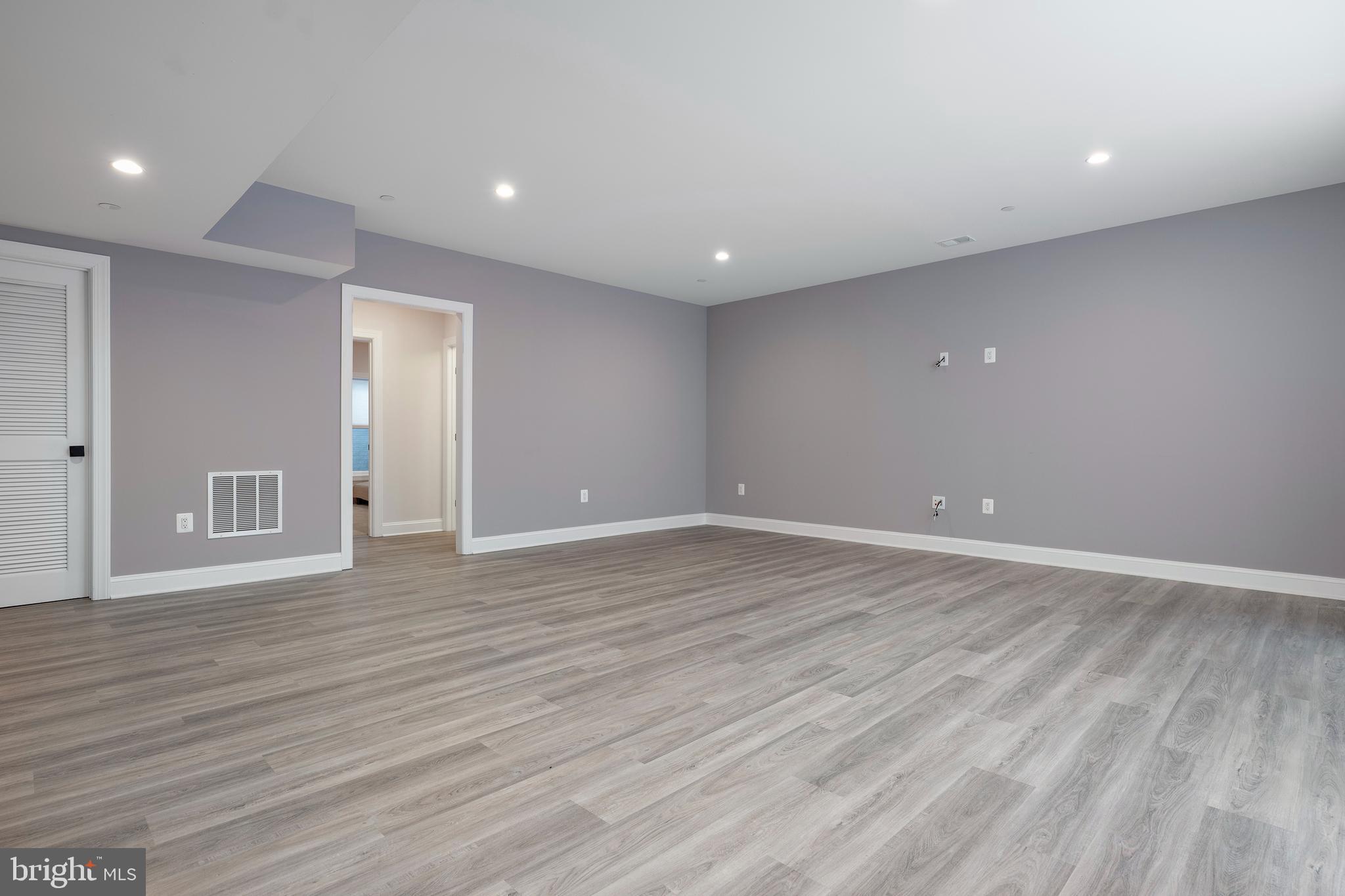 GREEN TREE MANOR - Residential