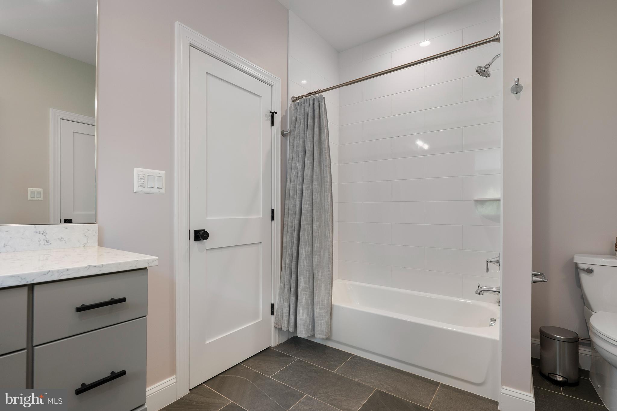 GREEN TREE MANOR - Residential