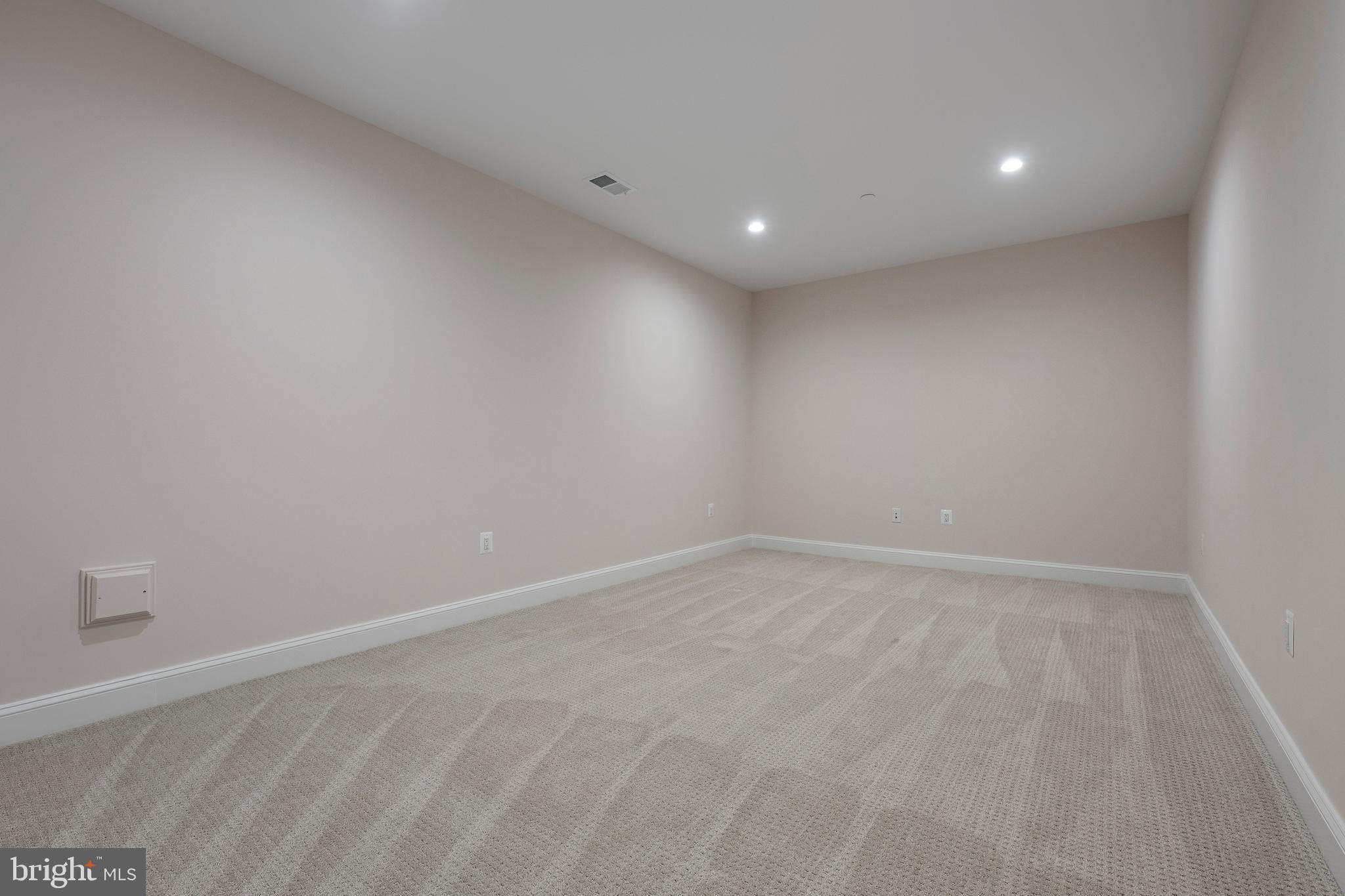 GREEN TREE MANOR - Residential