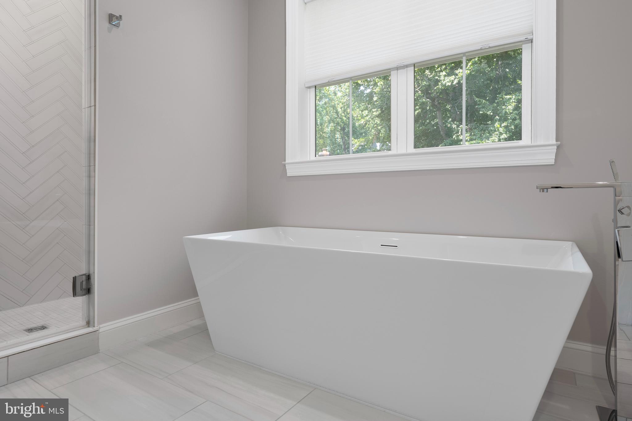 GREEN TREE MANOR - Residential