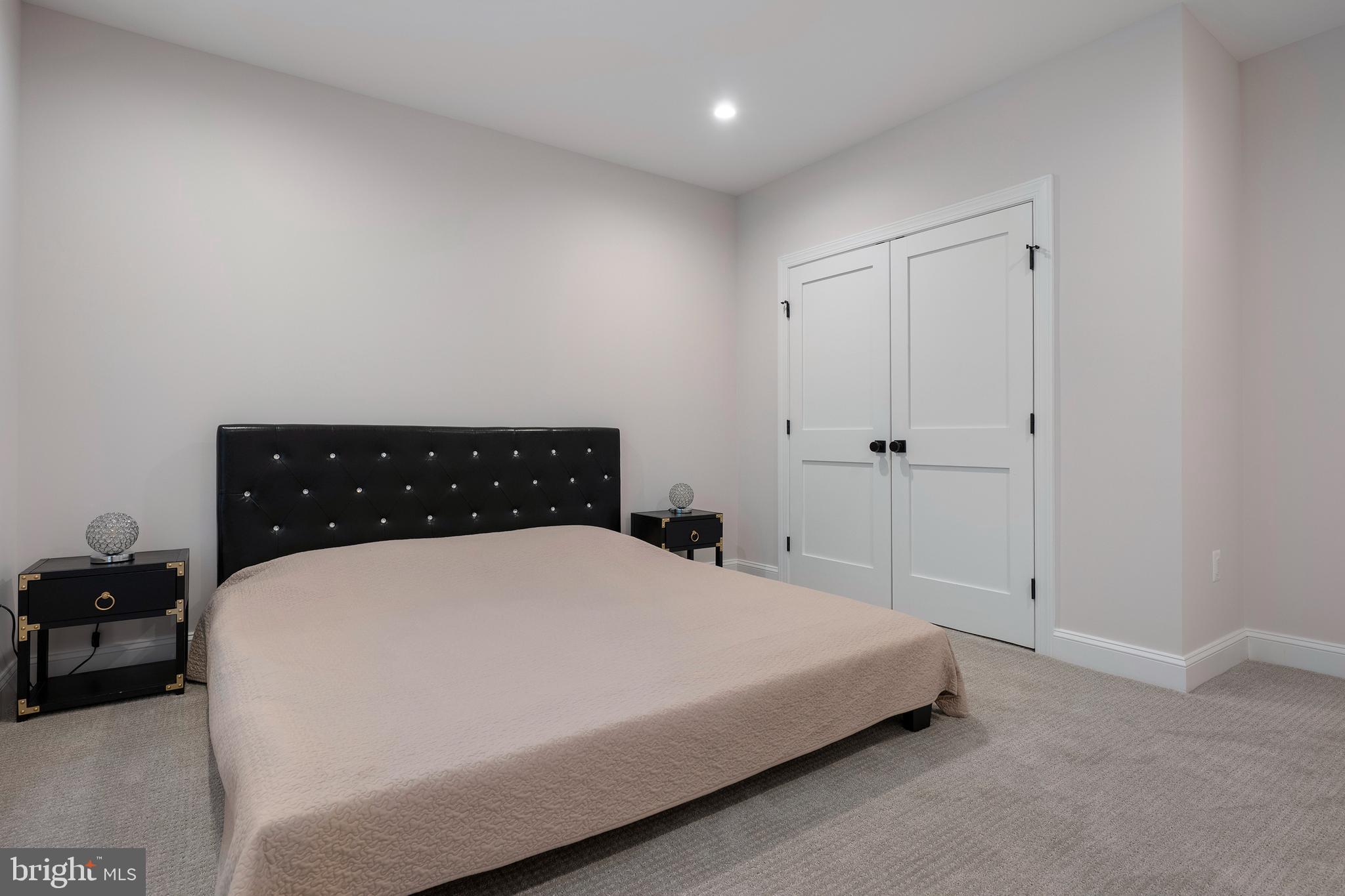 GREEN TREE MANOR - Residential