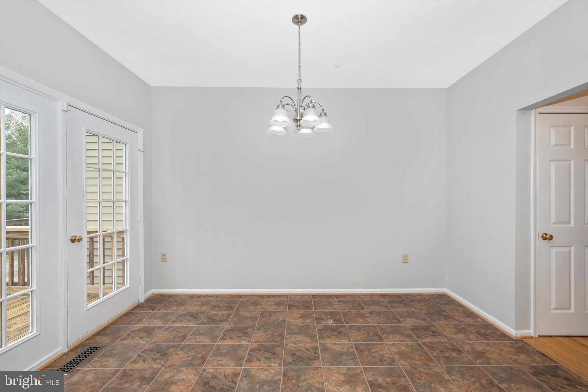 CROFTON VILLAGE - Residential