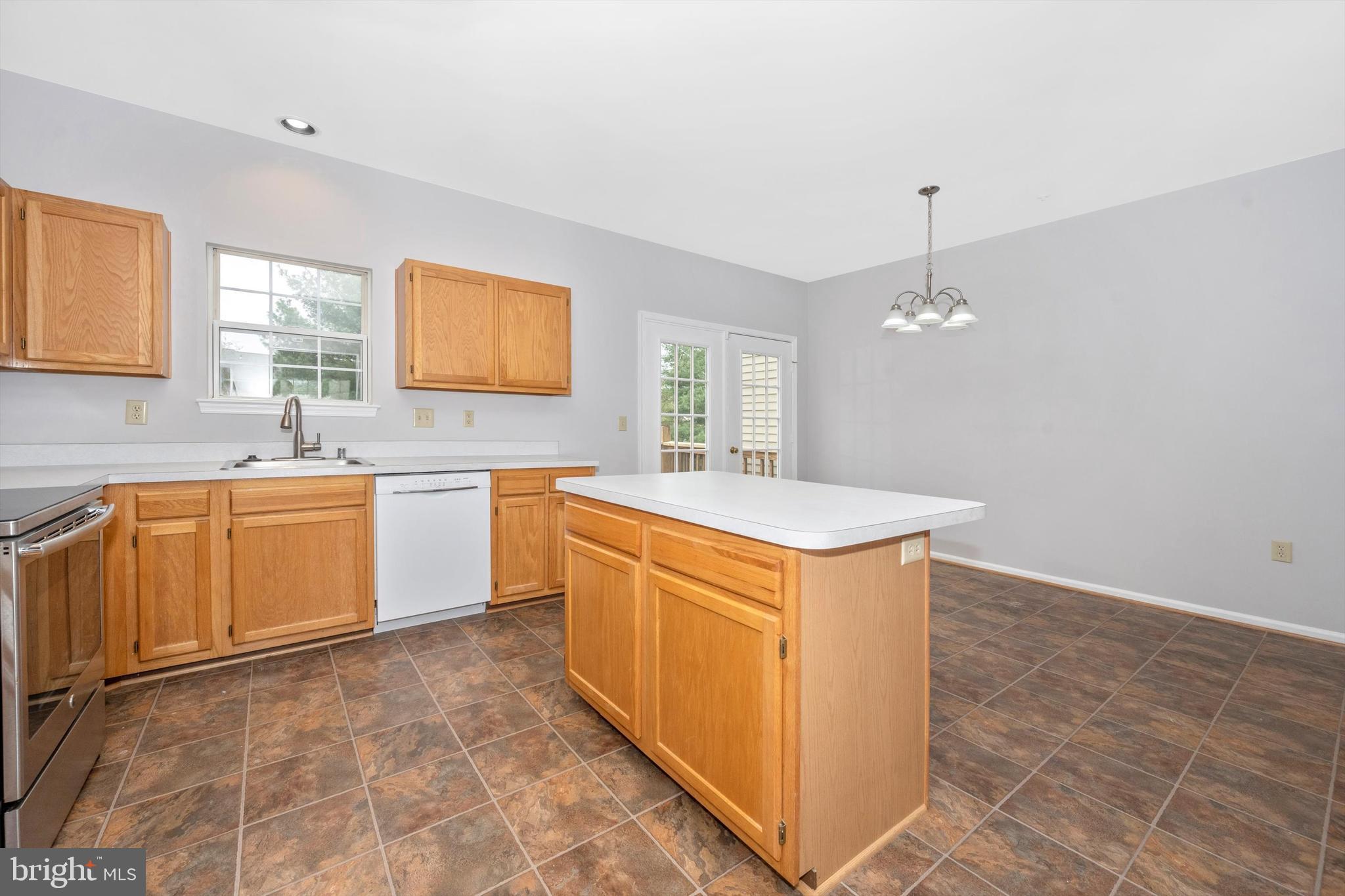 CROFTON VILLAGE - Residential