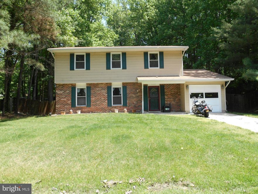 This Spacious Colonial offers 4 Large Bedrooms, New Ceramic Tile in Master and Hallway Baths, Fresh Paint, New Carpet, Hardwood Floors in Foyer, Dining Room, and Family Room. Chair Rail, Upgraded Kitchen w/ SS Appliances and SILESTONE Countertops. Enjoy the Spring and Fall in the New Enclosed SUNROOM or Hot Summer Days by the INGROUND POOL. **NO HOA**