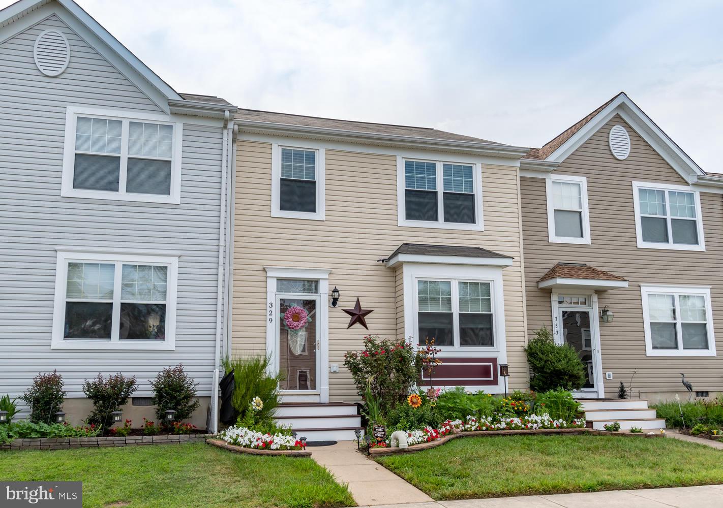 CREEKSIDE COMMONS - Residential