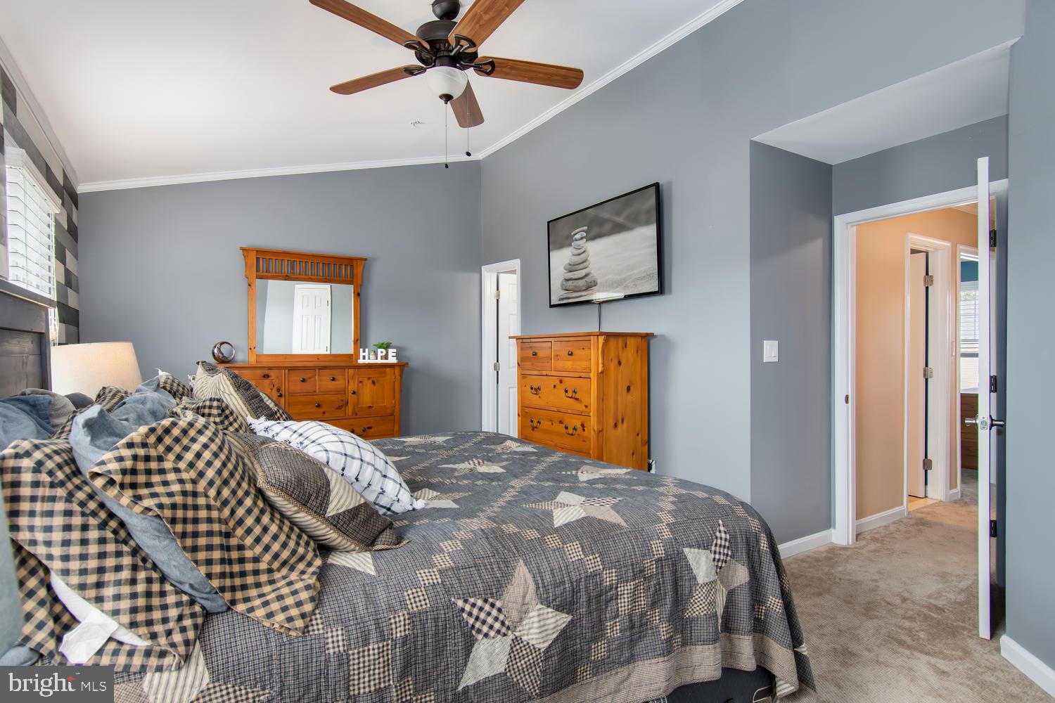 CREEKSIDE COMMONS - Residential