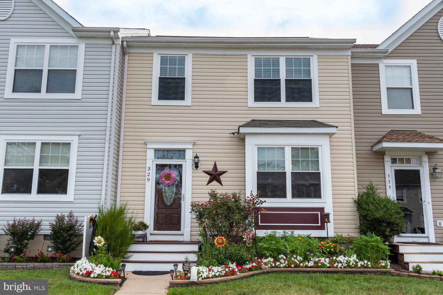 CREEKSIDE COMMONS - Residential