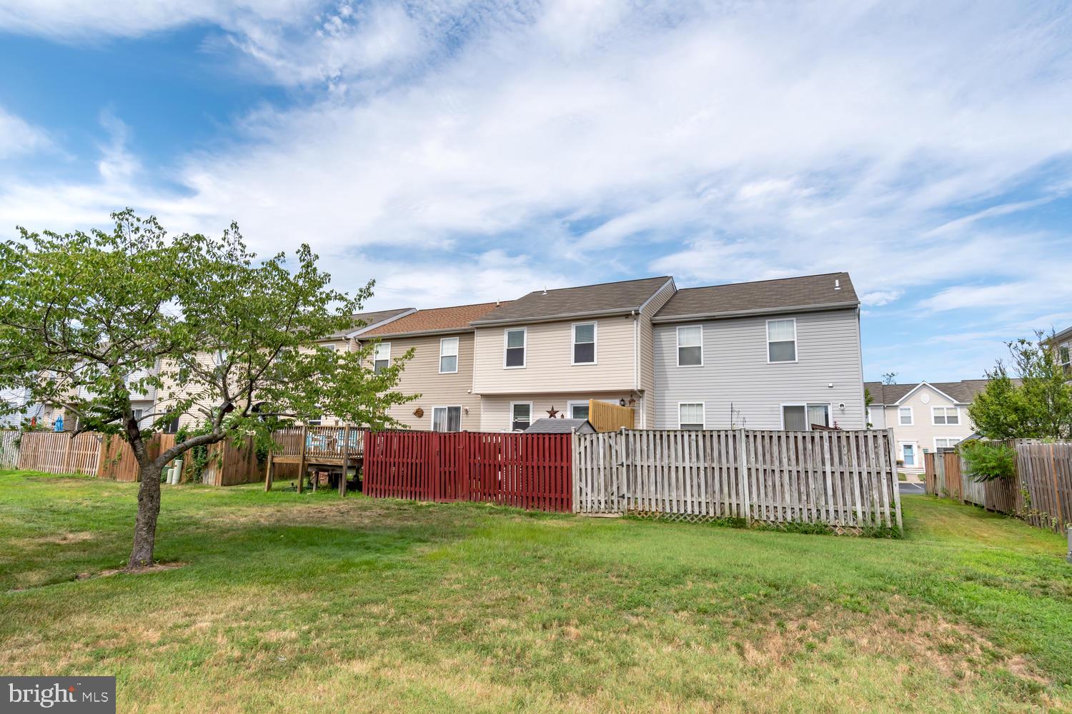 CREEKSIDE COMMONS - Residential