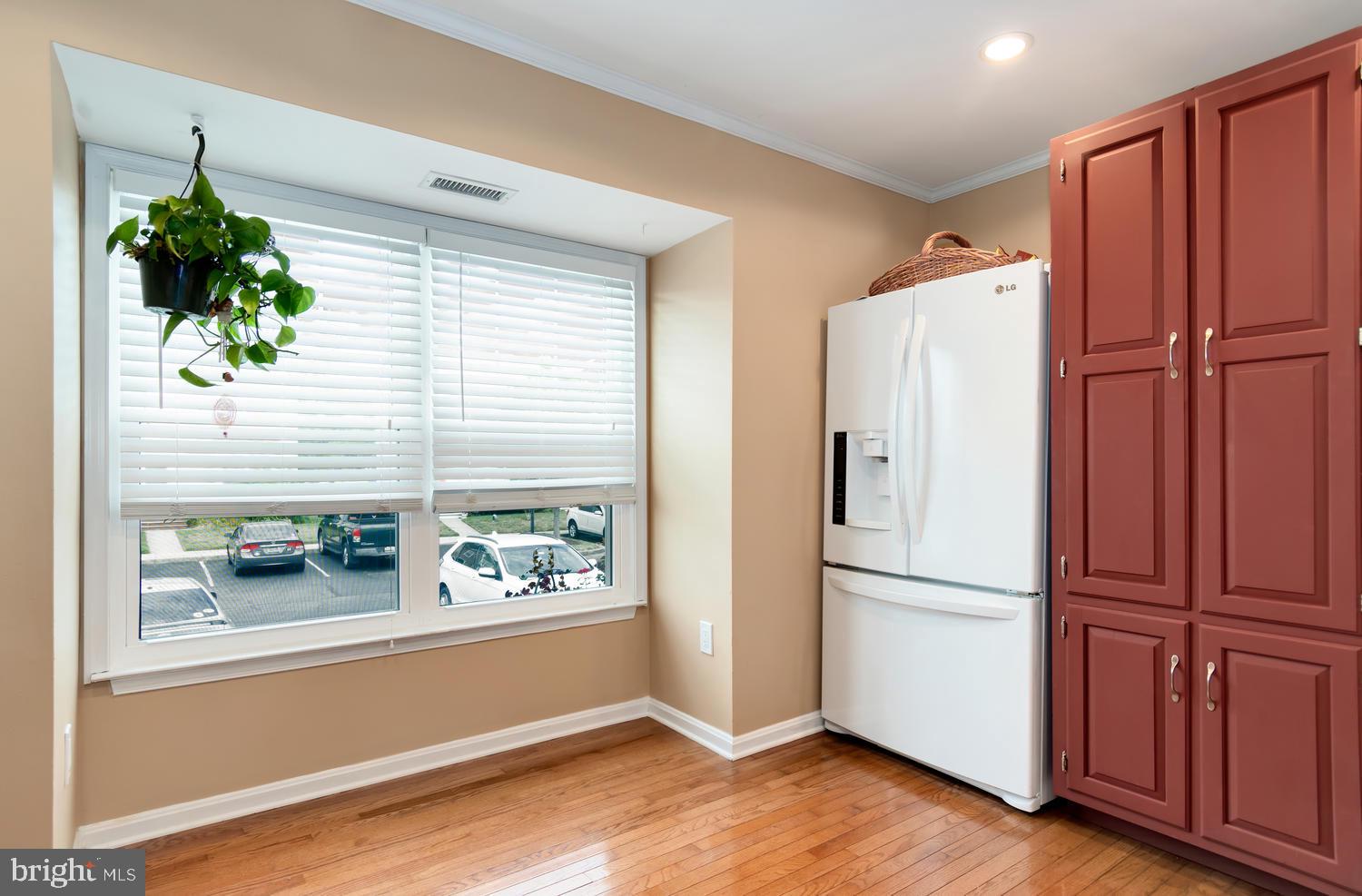 CREEKSIDE COMMONS - Residential