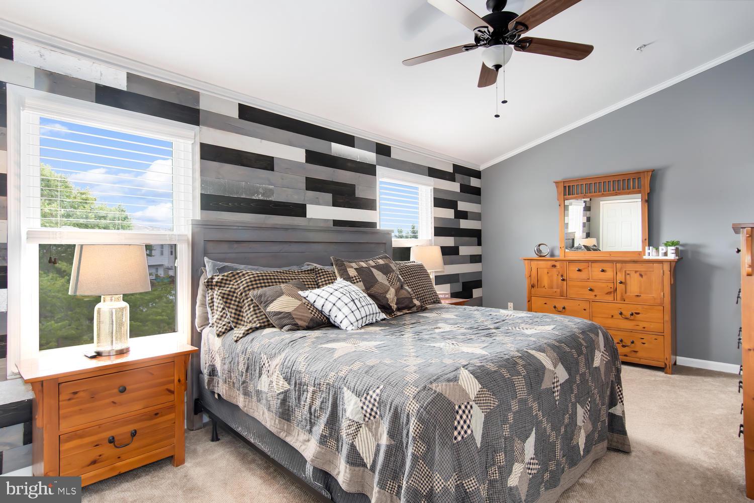 CREEKSIDE COMMONS - Residential