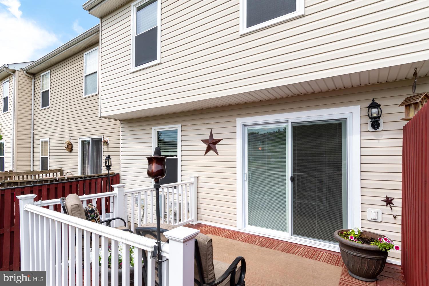 CREEKSIDE COMMONS - Residential