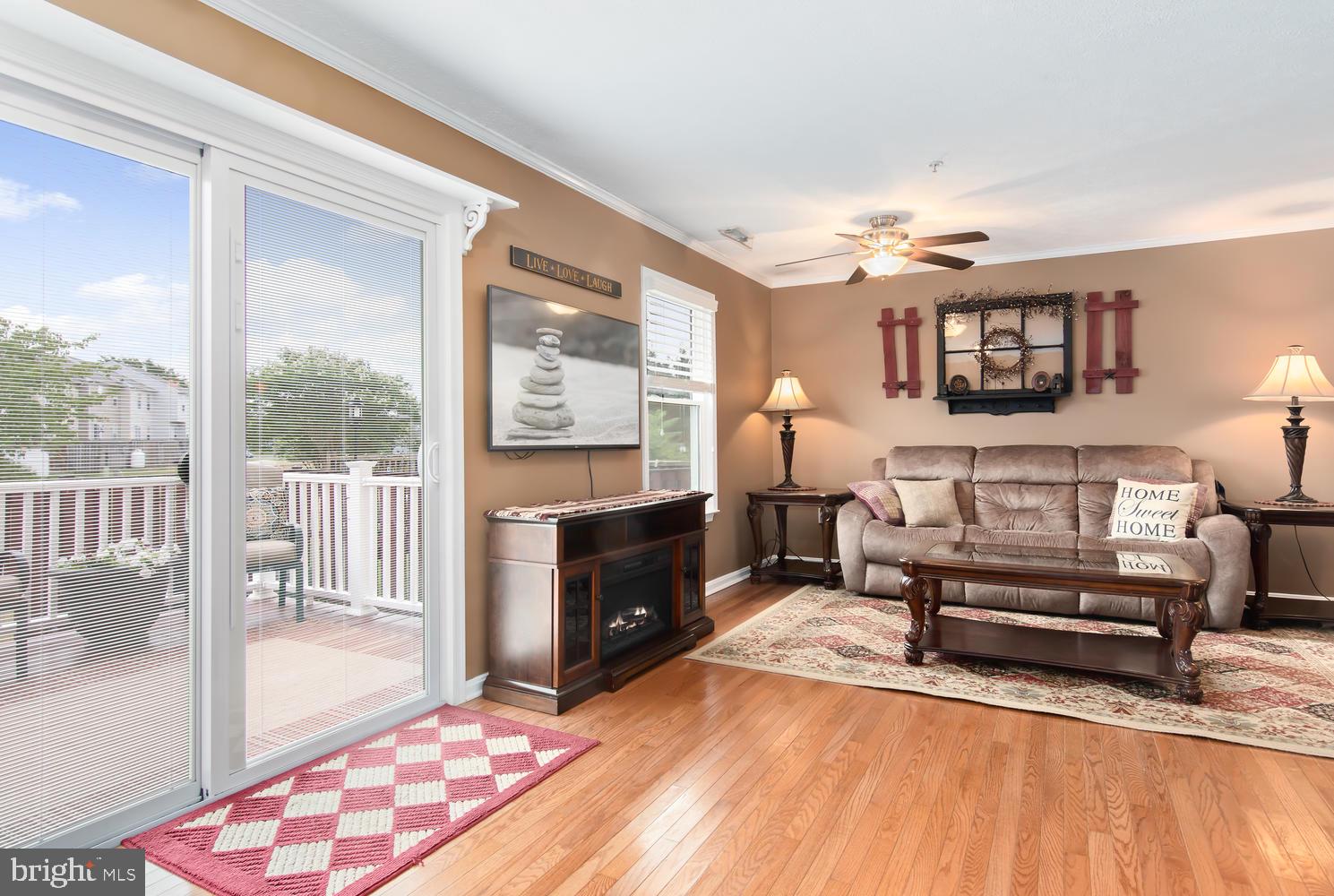 CREEKSIDE COMMONS - Residential