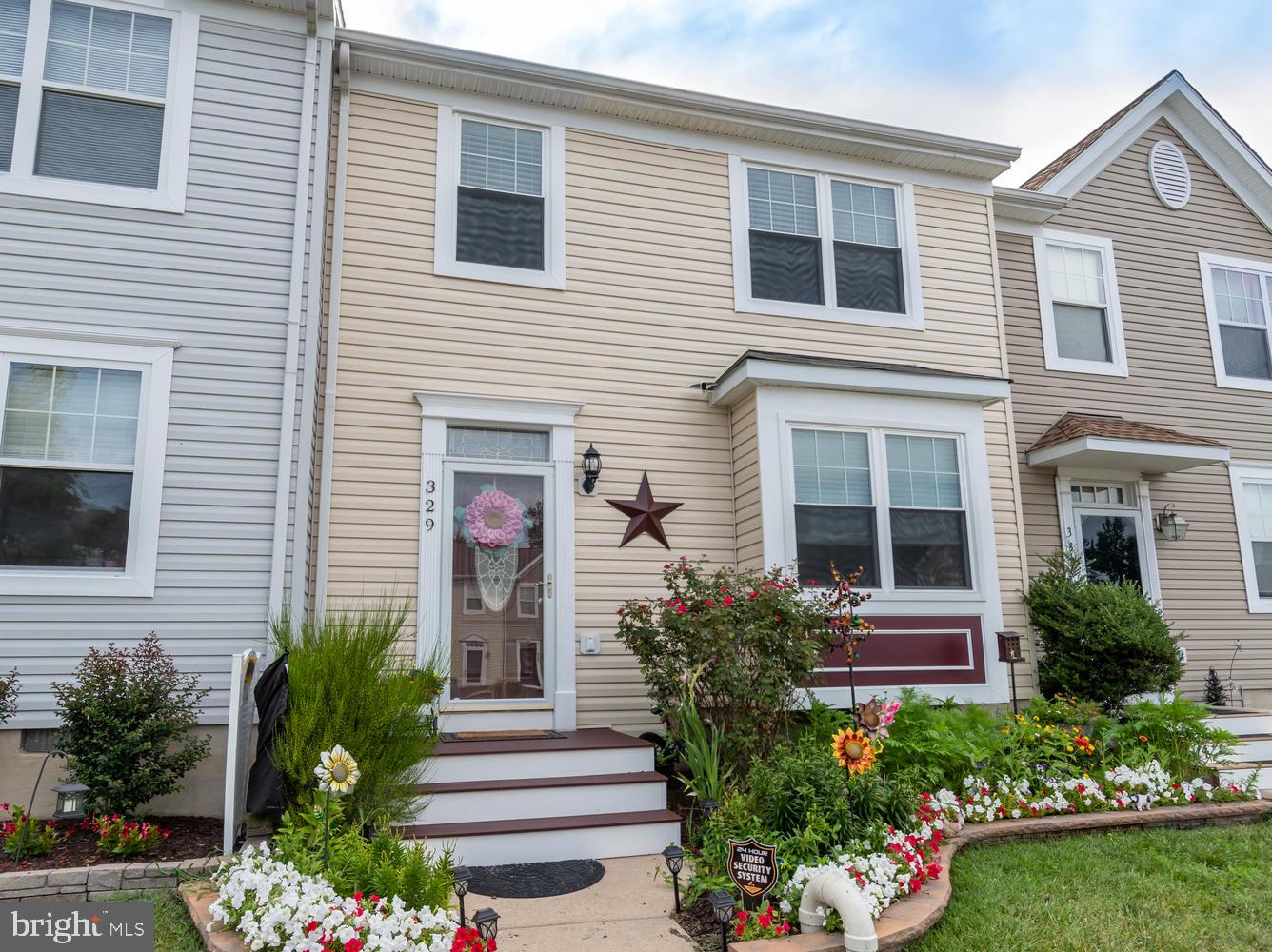 CREEKSIDE COMMONS - Residential