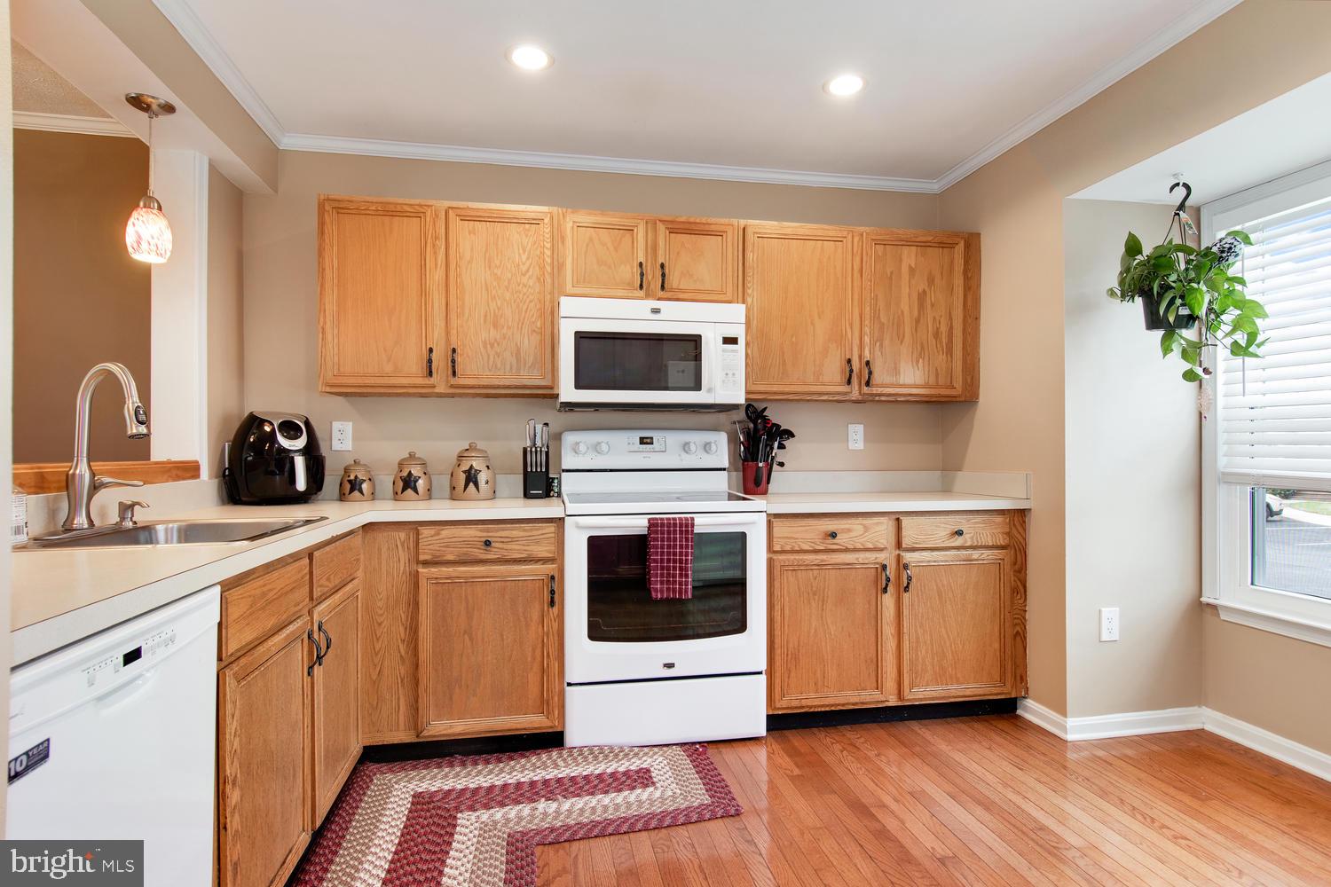 CREEKSIDE COMMONS - Residential