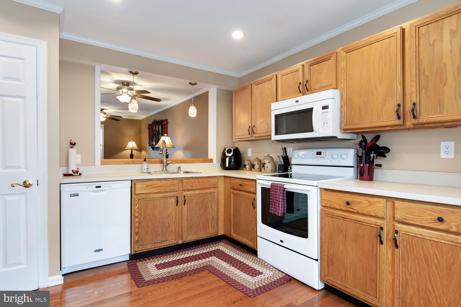 CREEKSIDE COMMONS - Residential