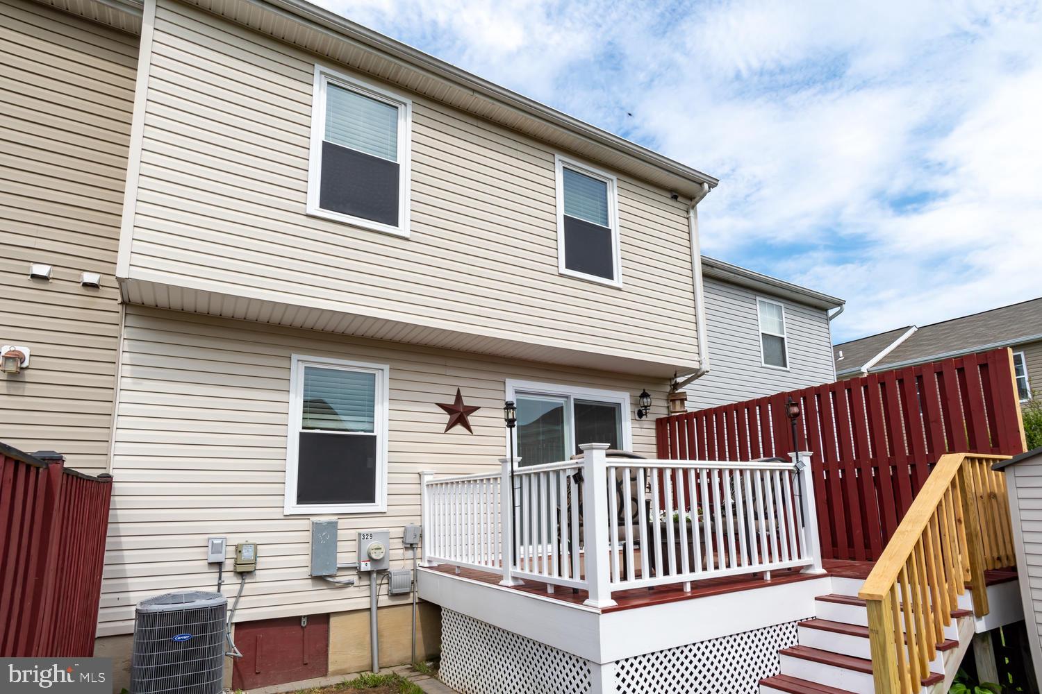 CREEKSIDE COMMONS - Residential