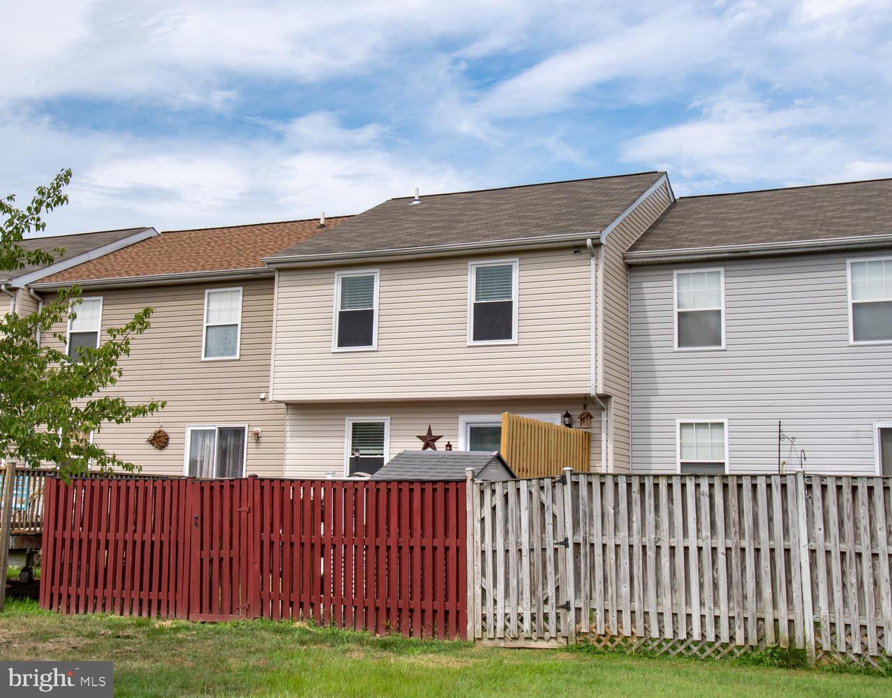 CREEKSIDE COMMONS - Residential