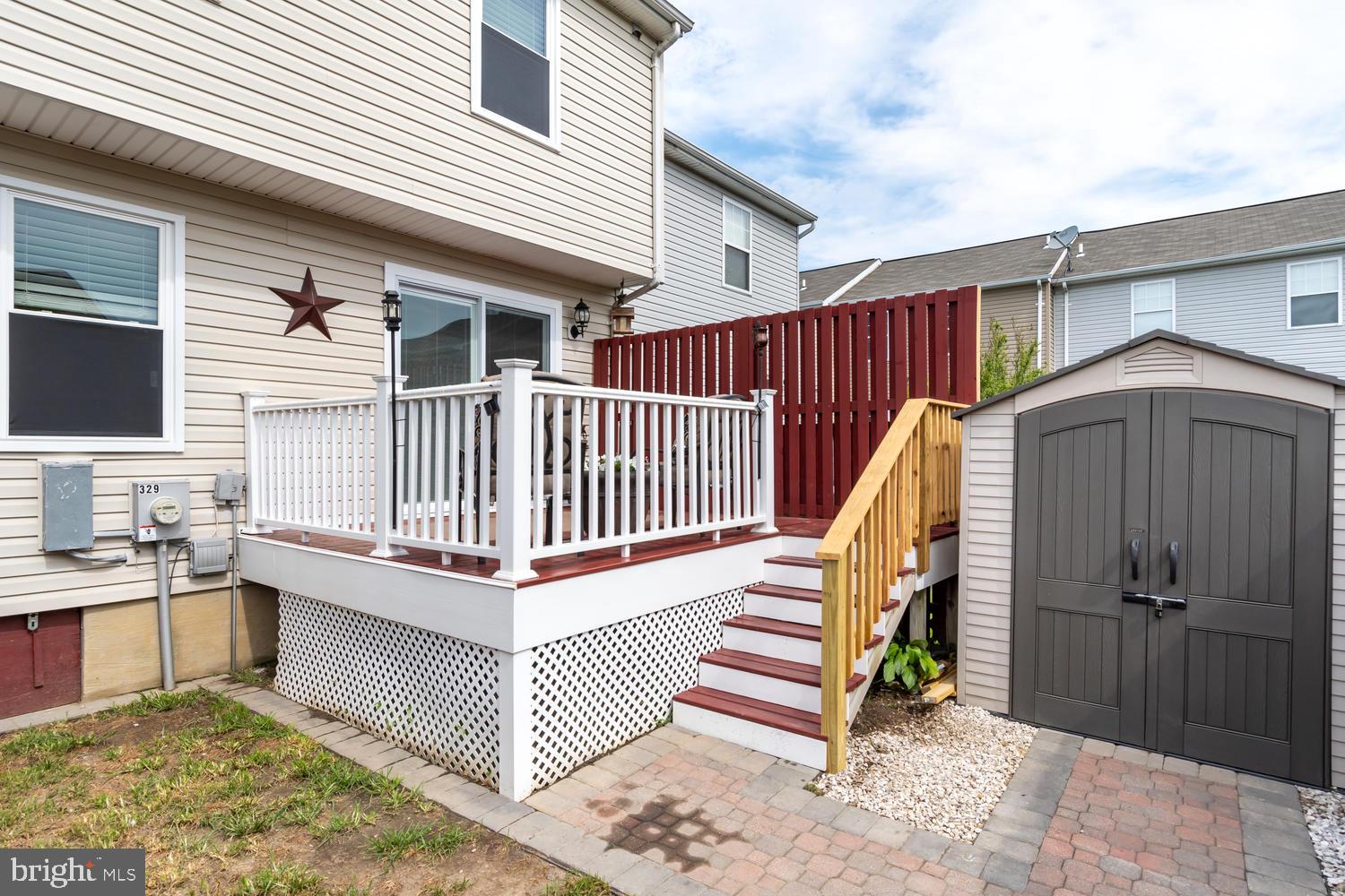 CREEKSIDE COMMONS - Residential