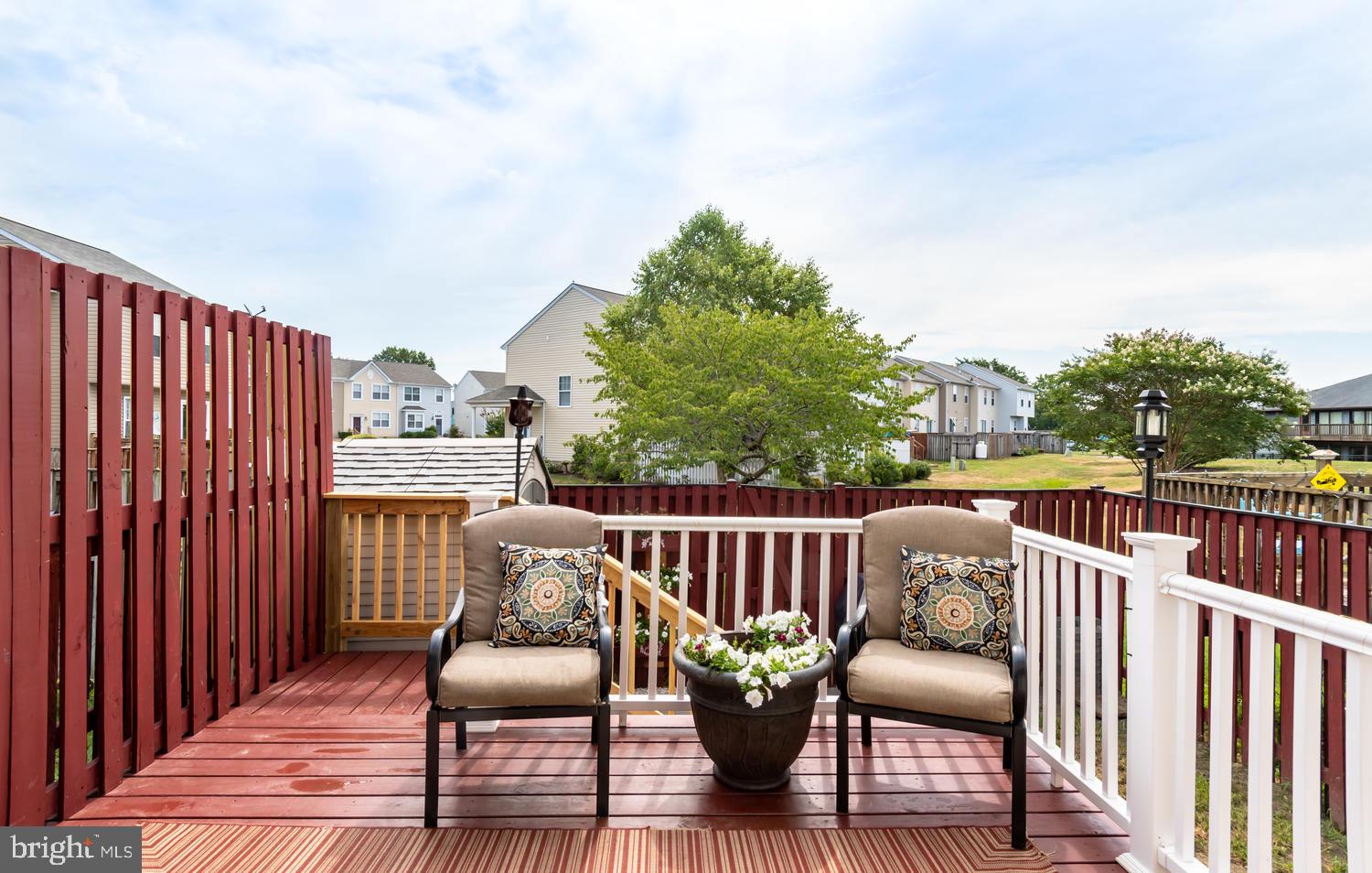 CREEKSIDE COMMONS - Residential