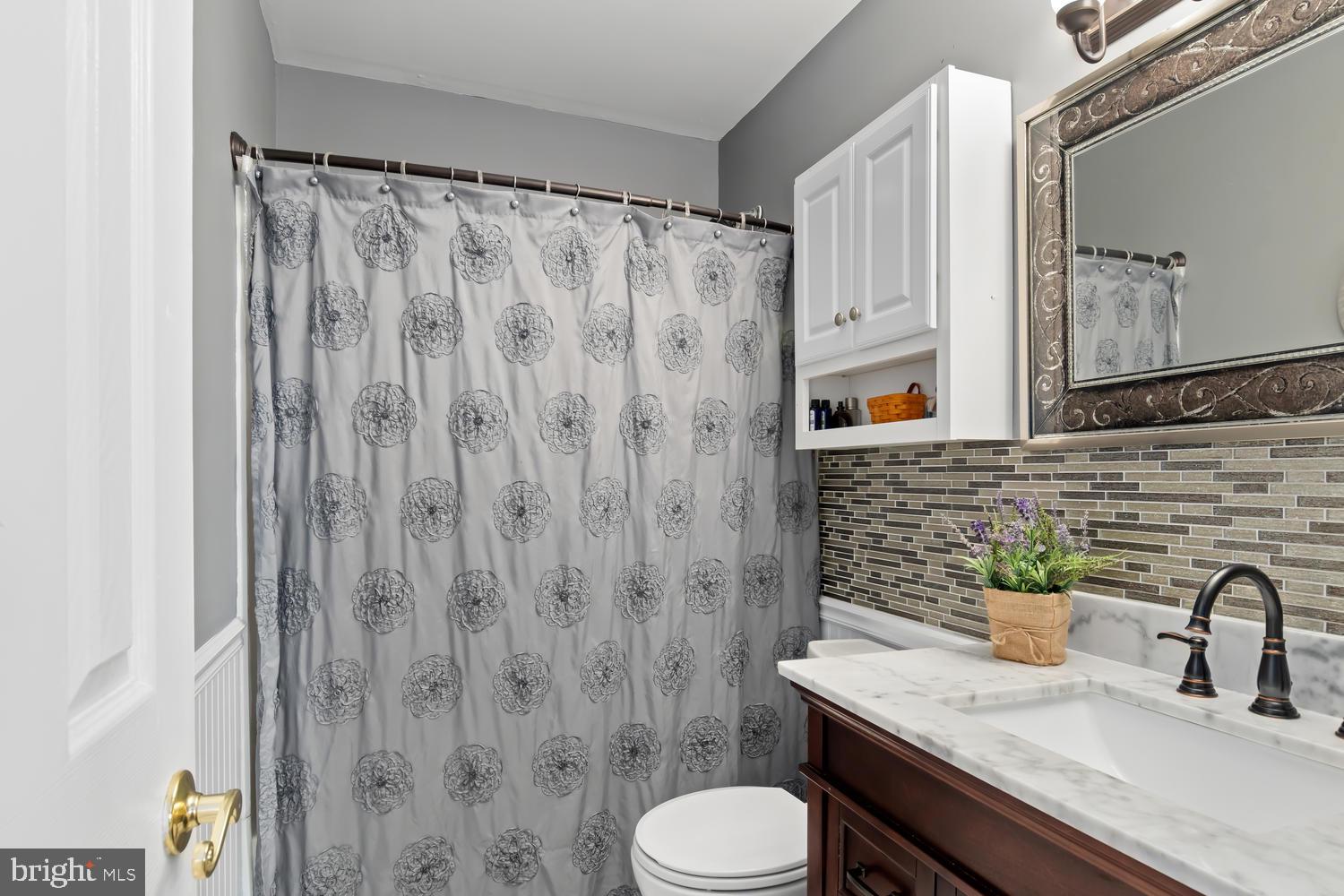 CREEKSIDE COMMONS - Residential