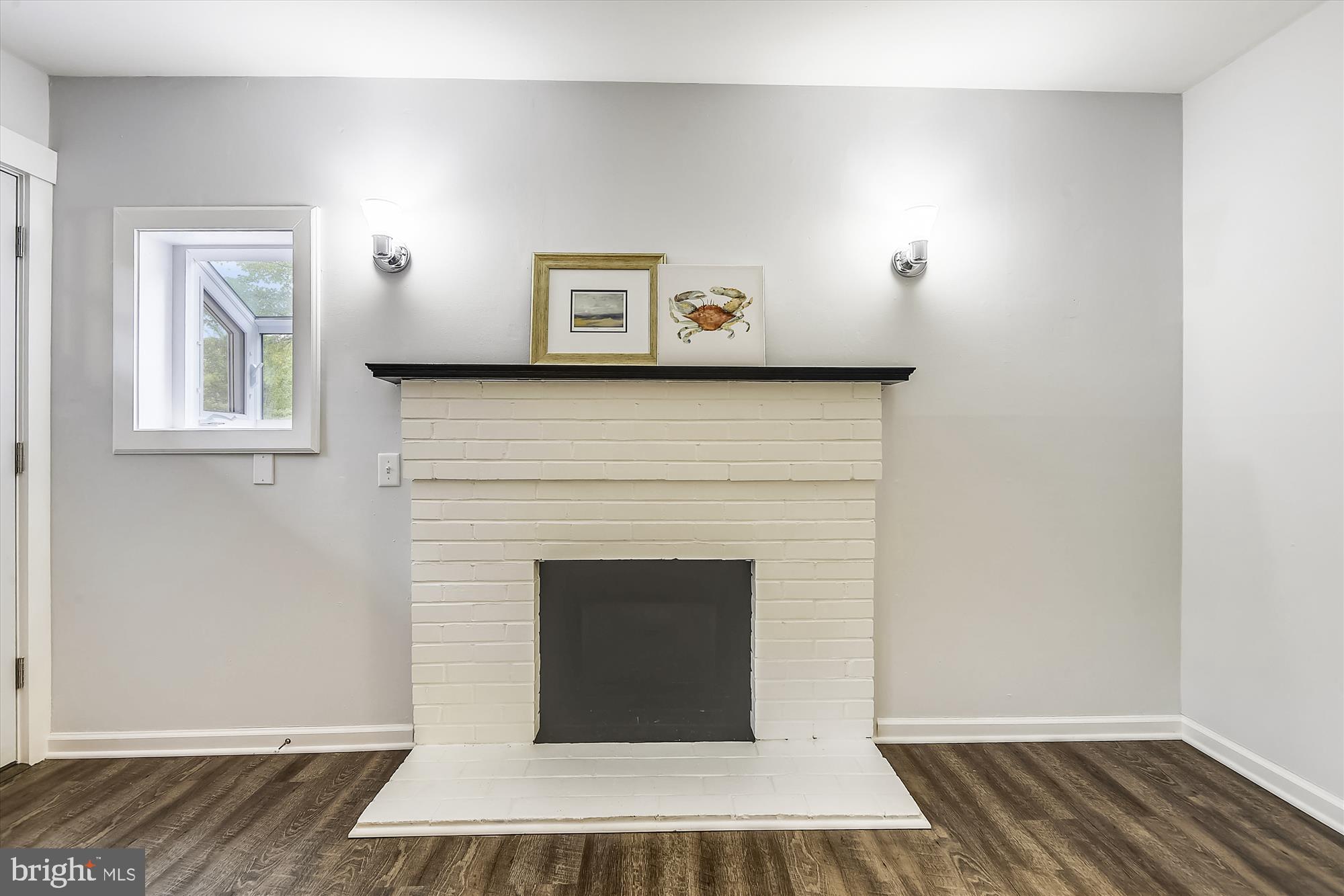 ANNAPOLIS ROADS - Residential