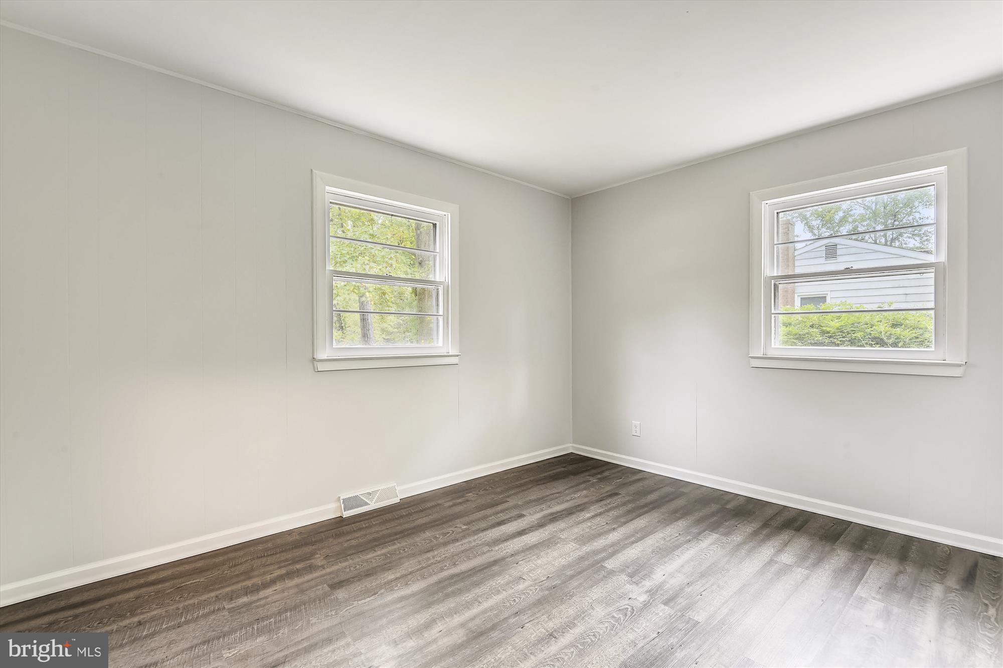 ANNAPOLIS ROADS - Residential