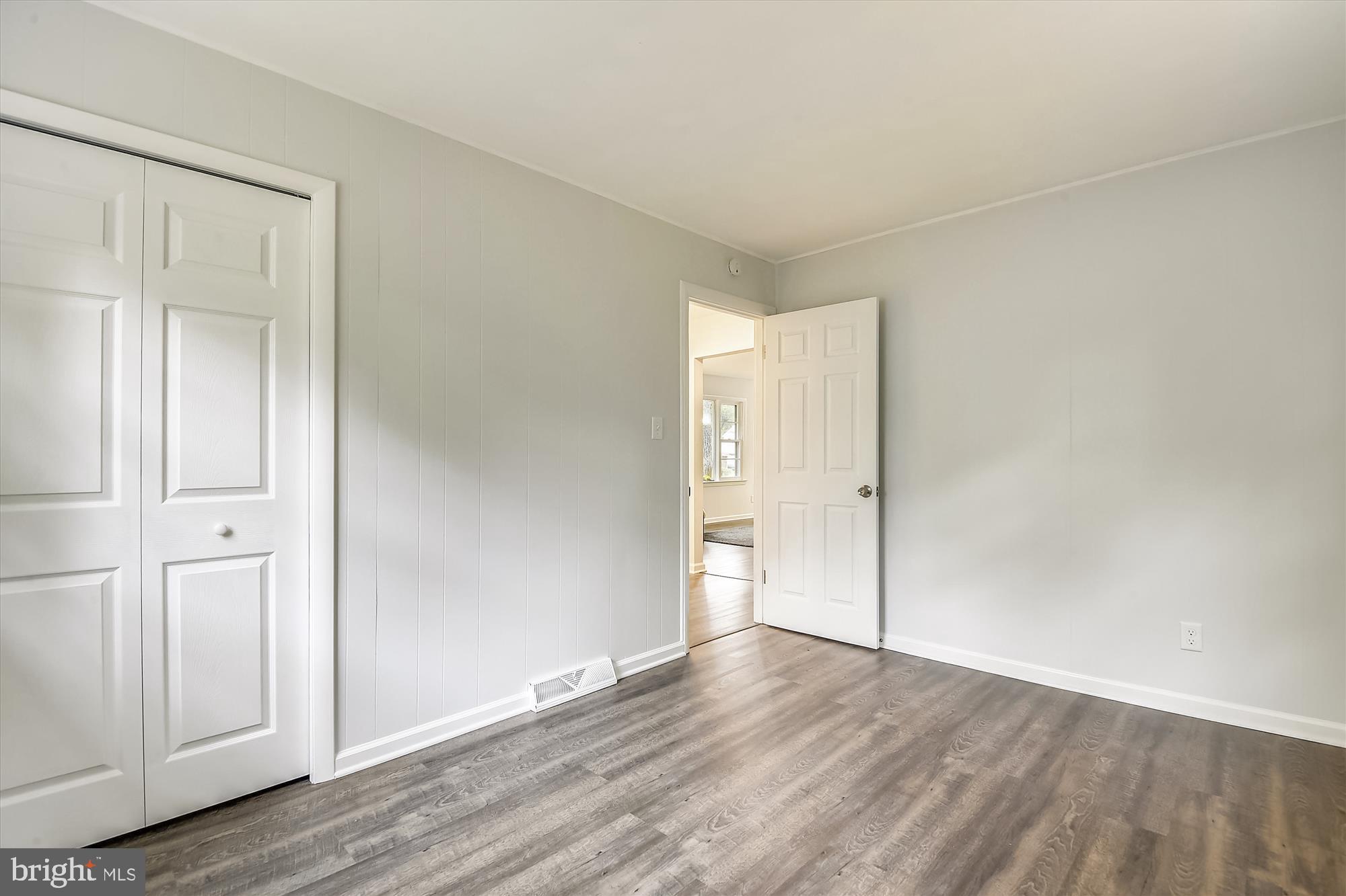 ANNAPOLIS ROADS - Residential