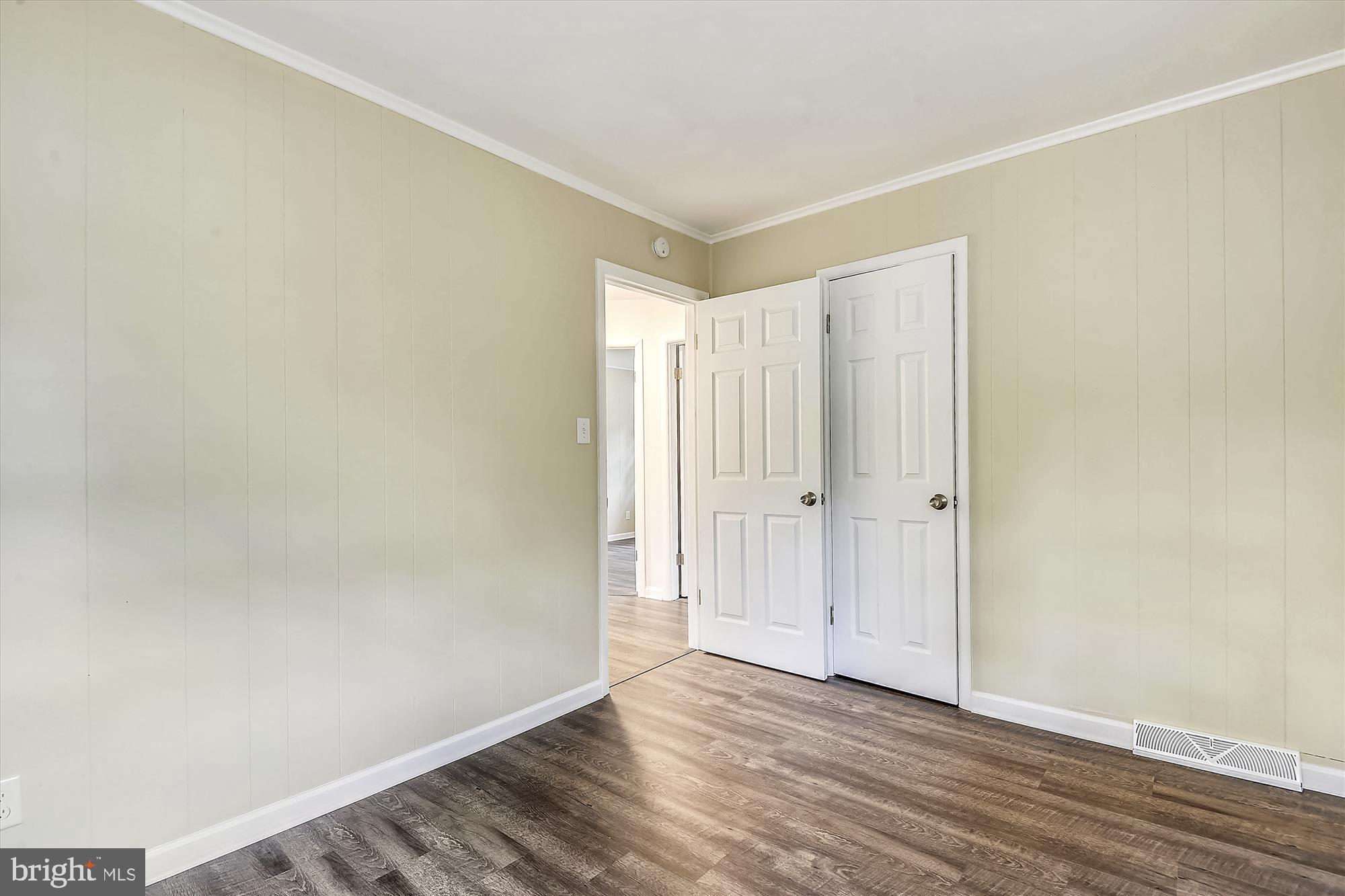 ANNAPOLIS ROADS - Residential