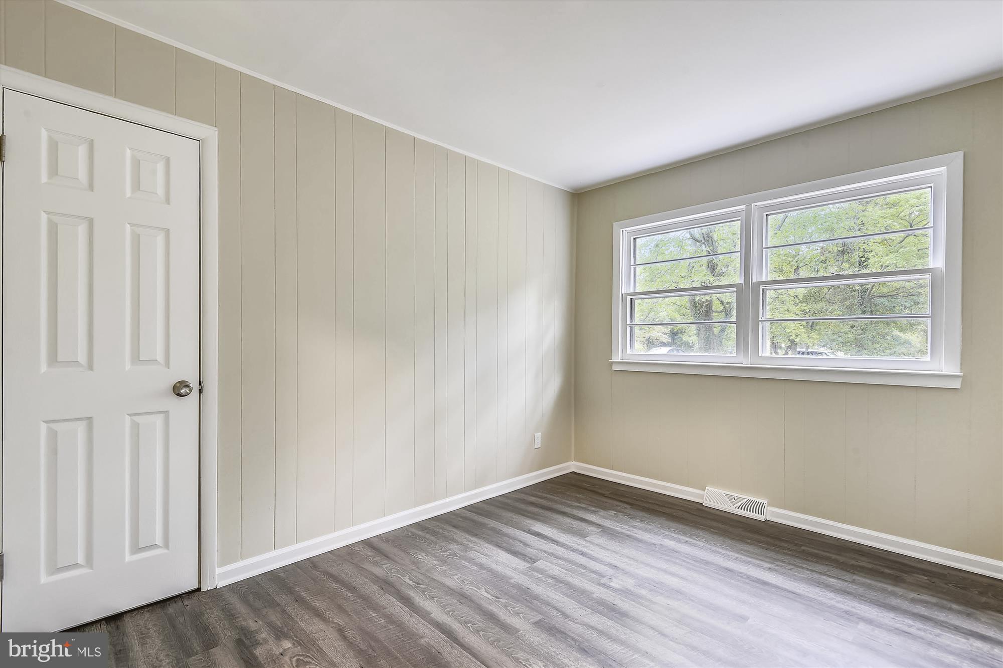 ANNAPOLIS ROADS - Residential