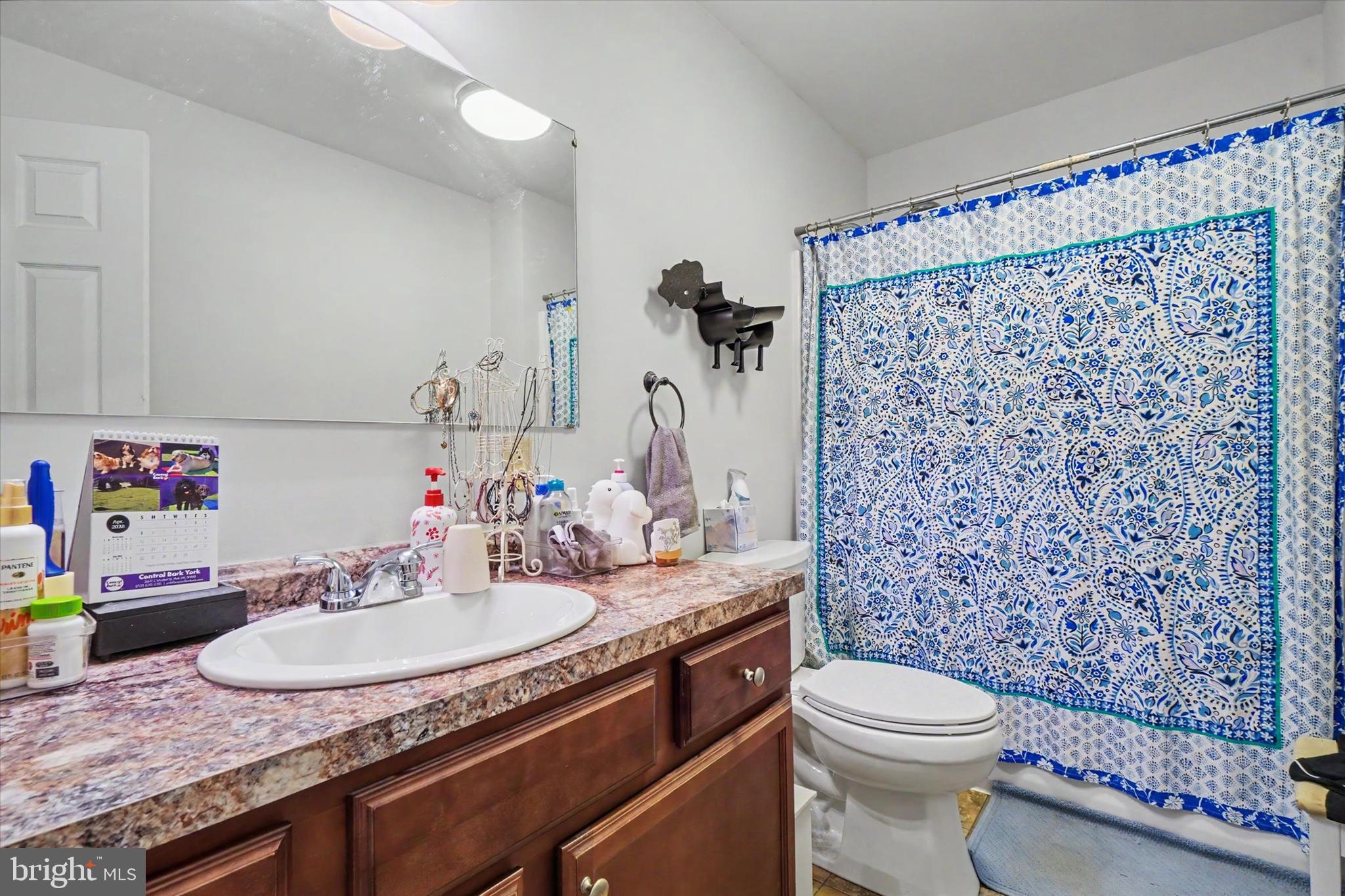 COUNTRY VIEW COURT - Residential