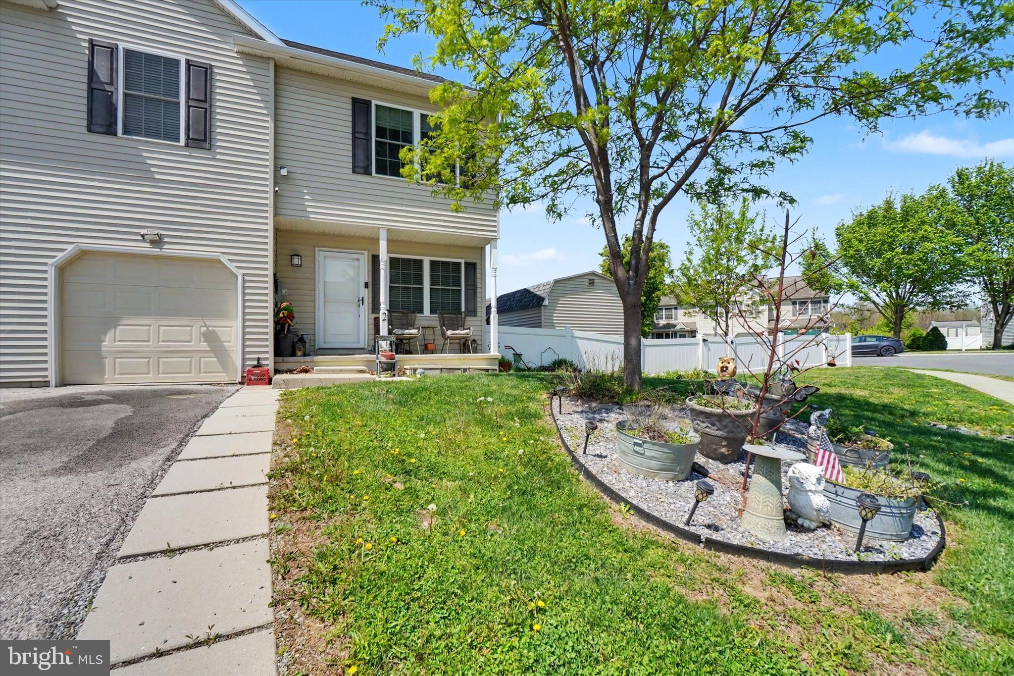 COUNTRY VIEW COURT - Residential