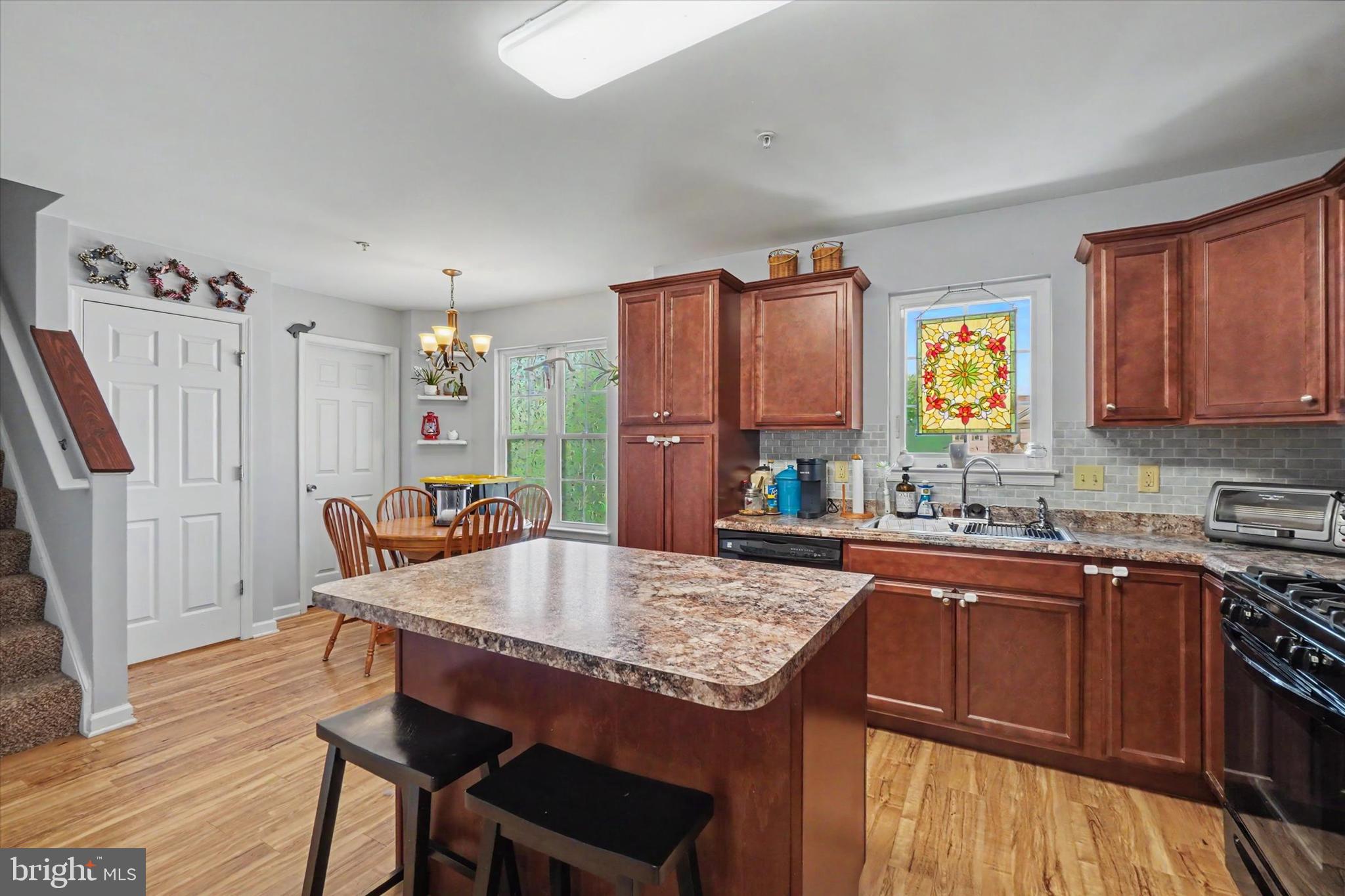 COUNTRY VIEW COURT - Residential