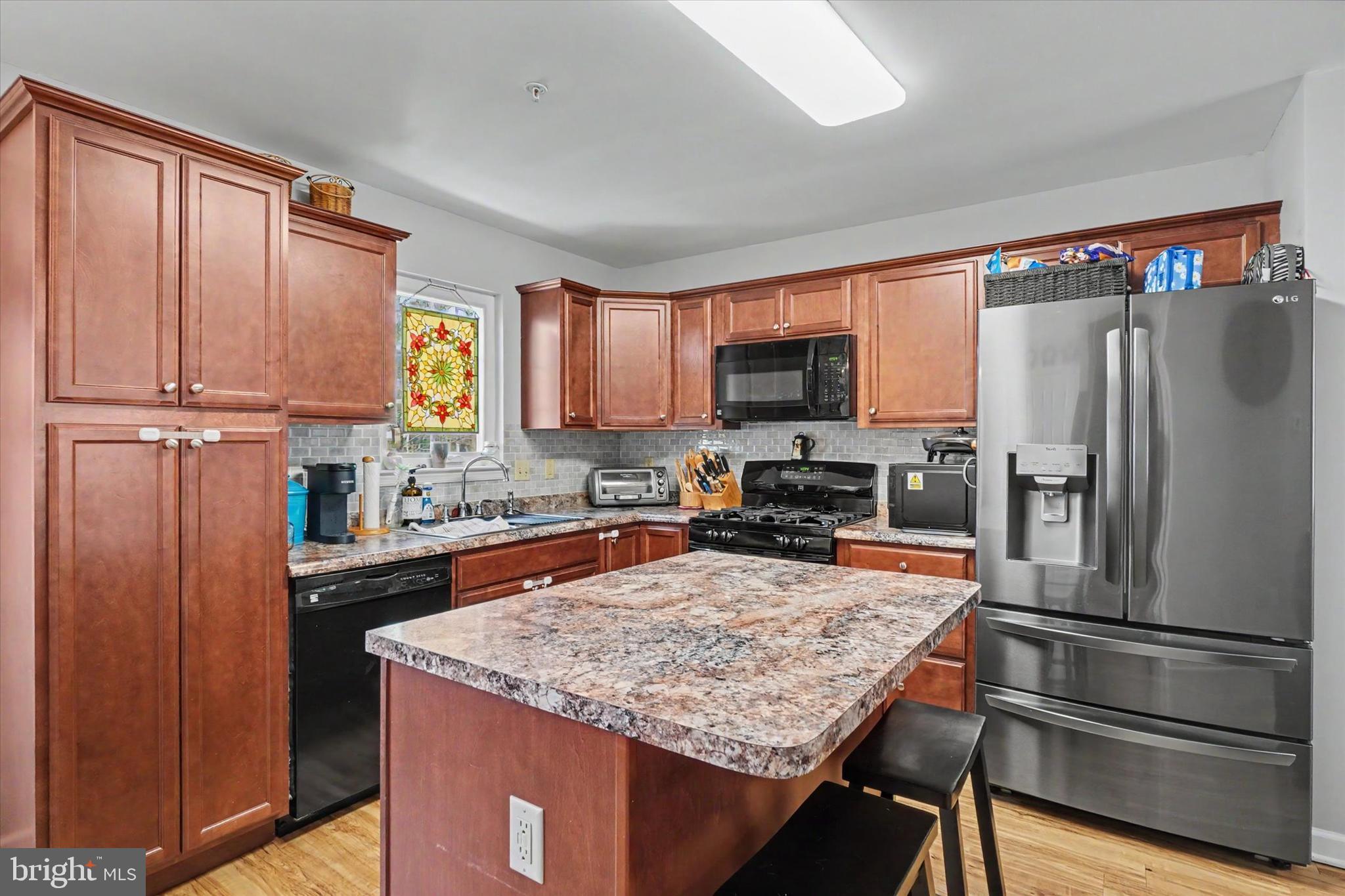 COUNTRY VIEW COURT - Residential