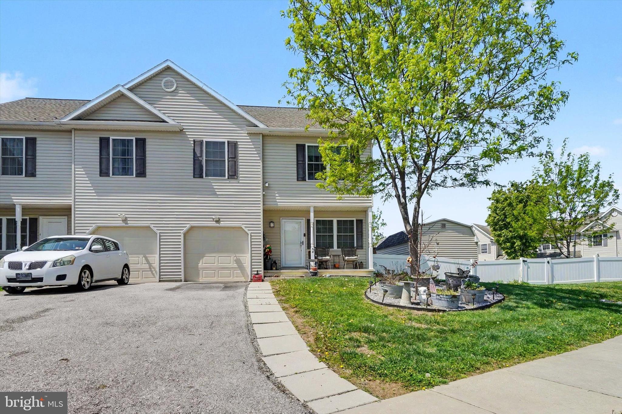 COUNTRY VIEW COURT - Residential