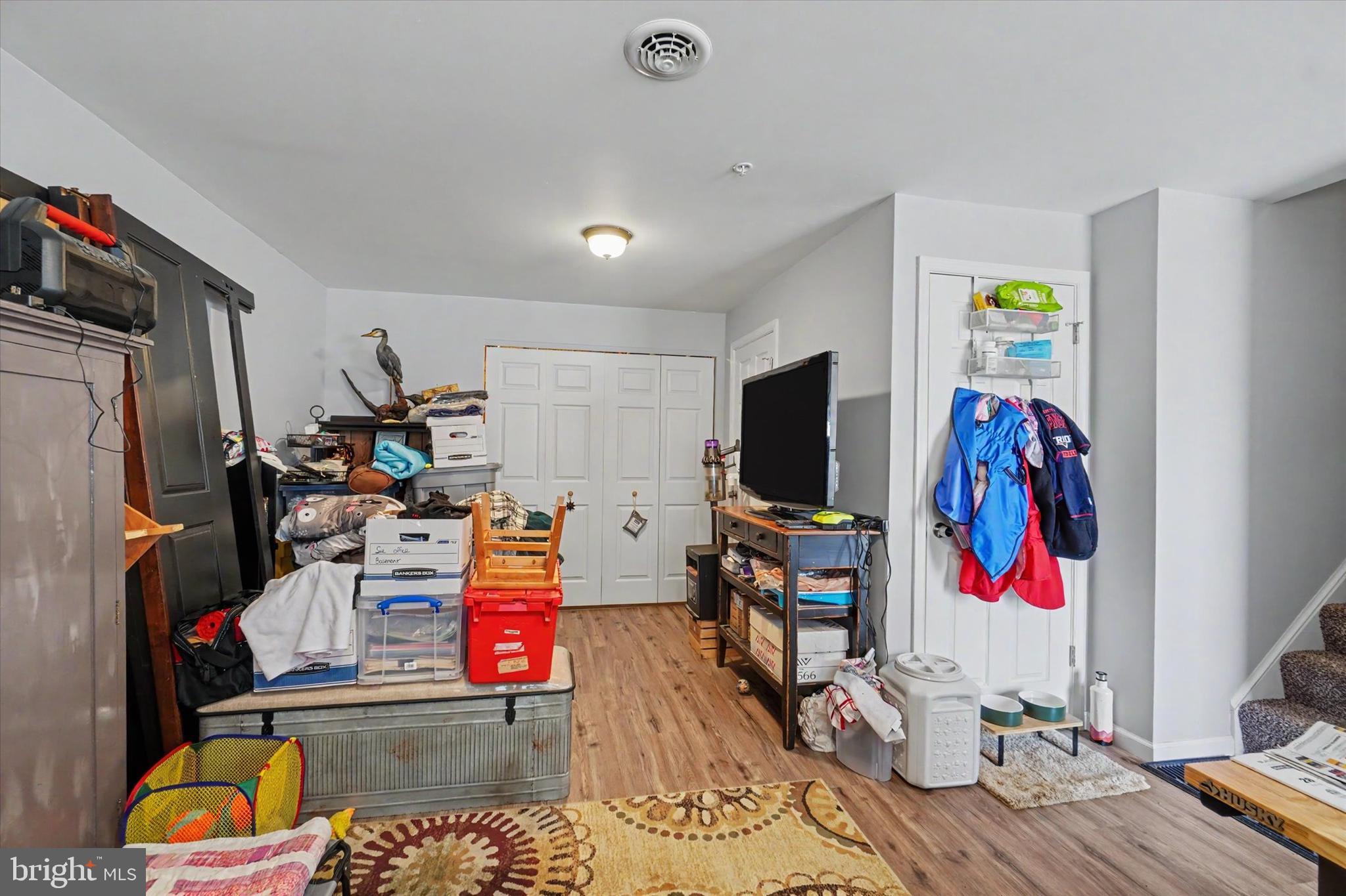 COUNTRY VIEW COURT - Residential