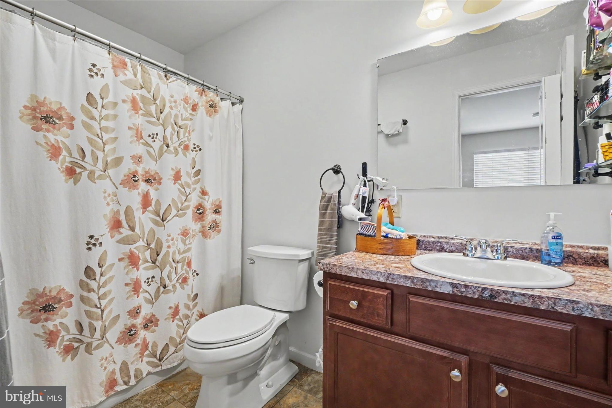 COUNTRY VIEW COURT - Residential