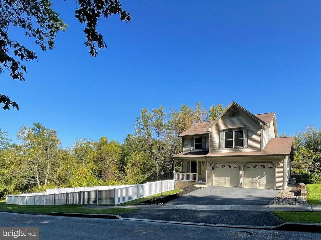 Photo of 576 Kelker Street, OBERLIN, PA 17113 (MLS # PADA2045366)