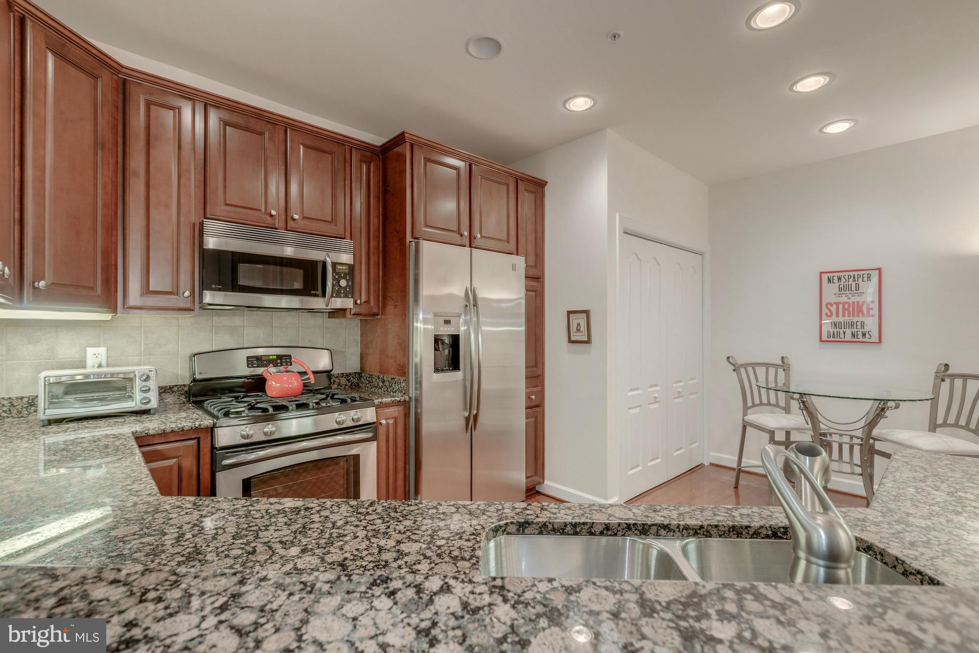 CAMERON STATION - Residential