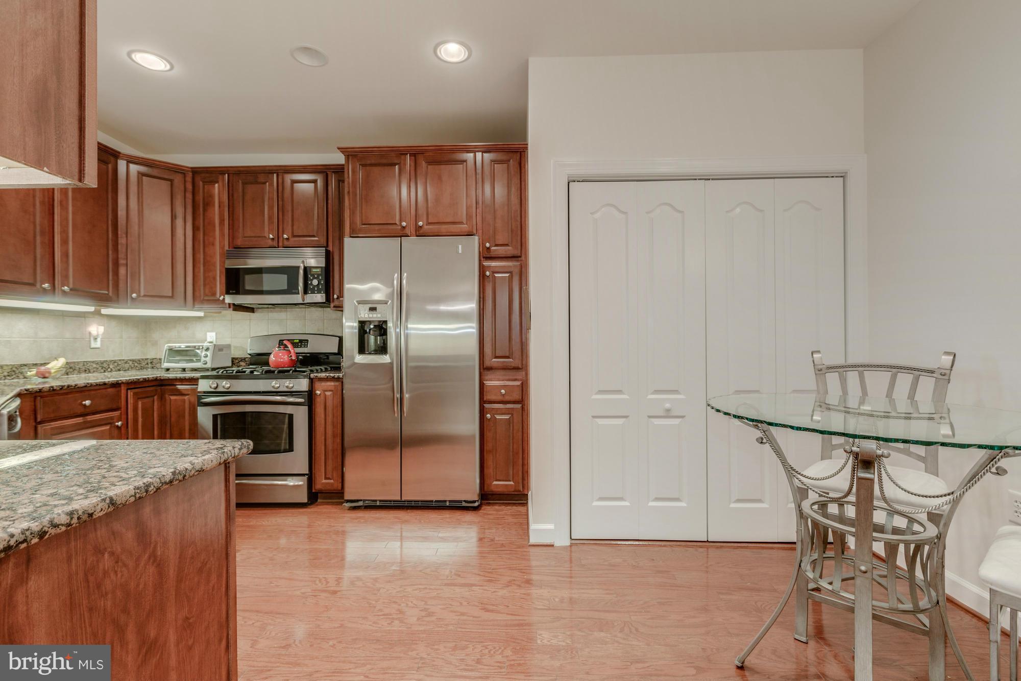 CAMERON STATION - Residential