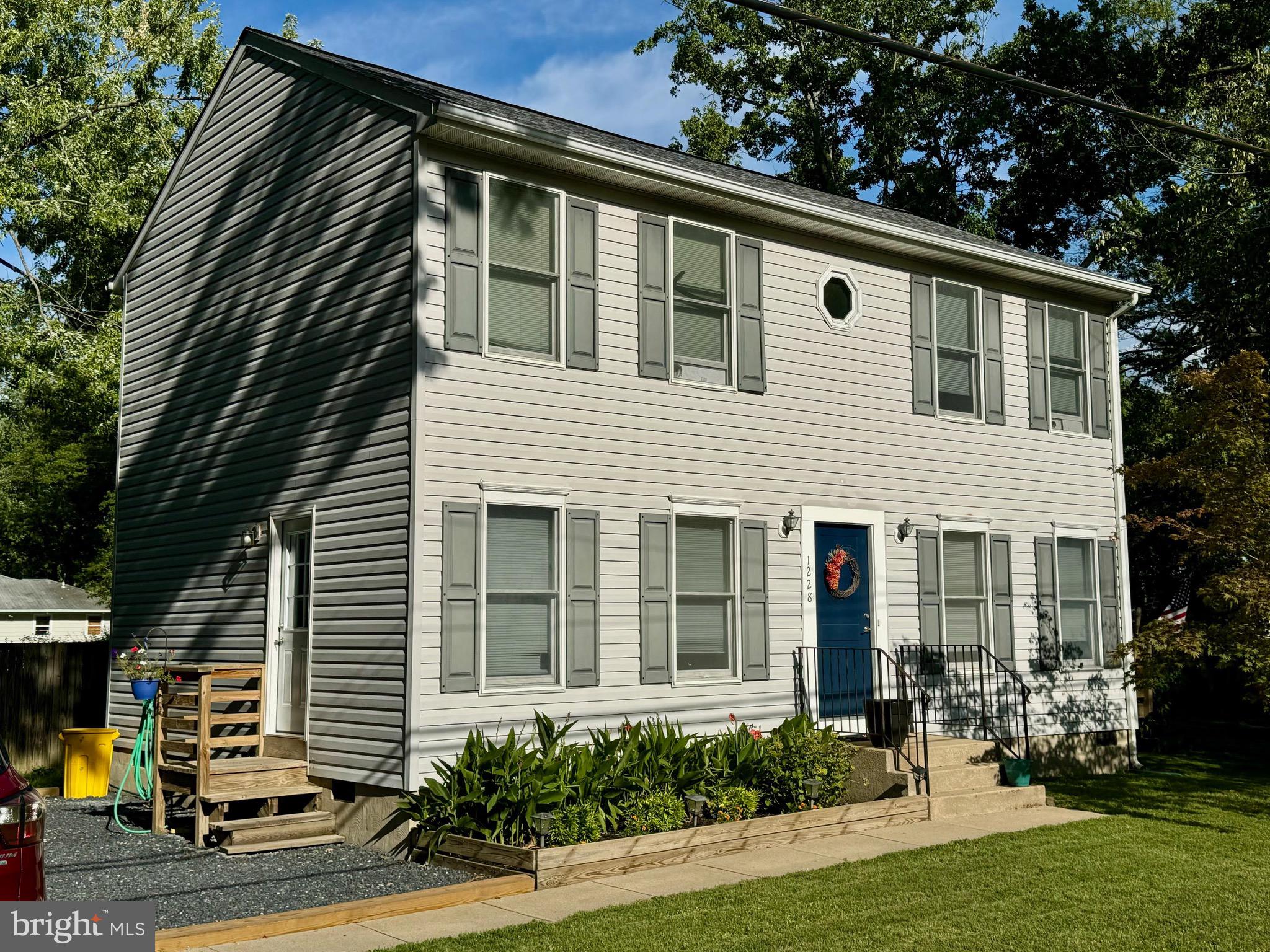 FRANKLIN MANOR BEACH - Residential