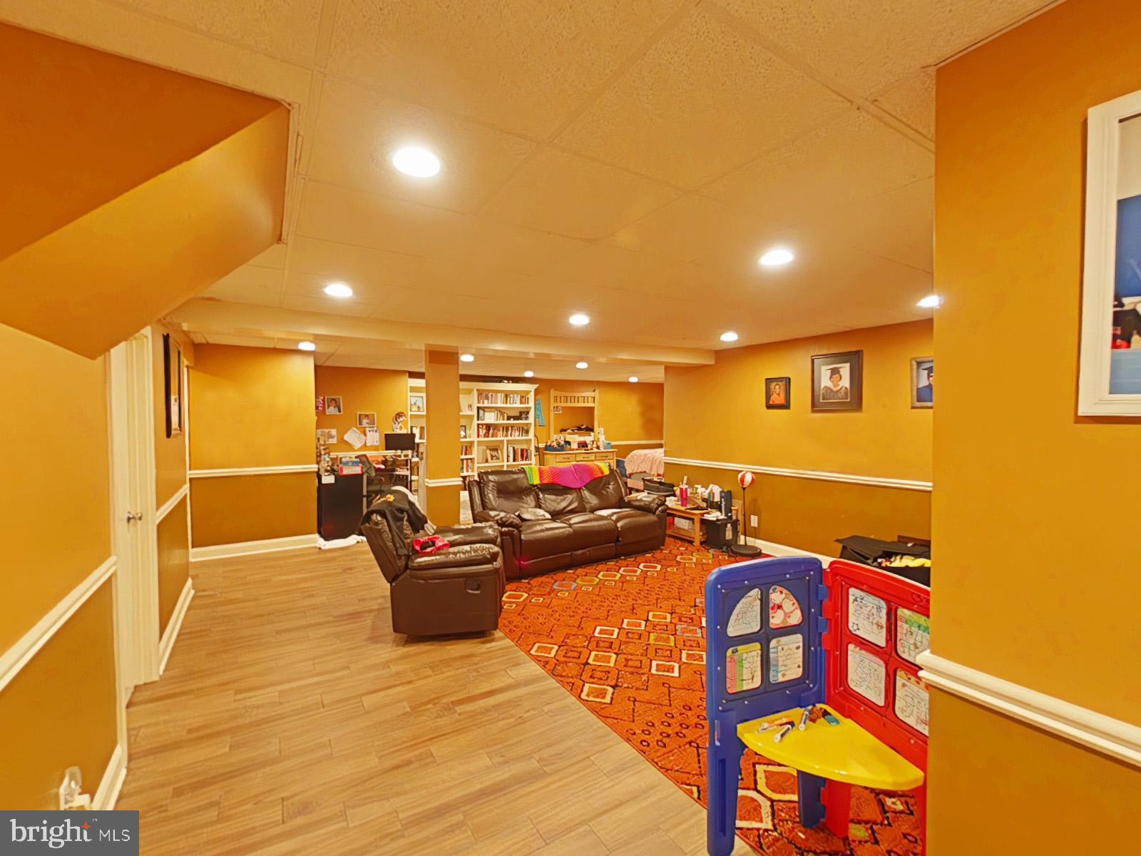 RIDINGS OF MNTGMRY - Residential