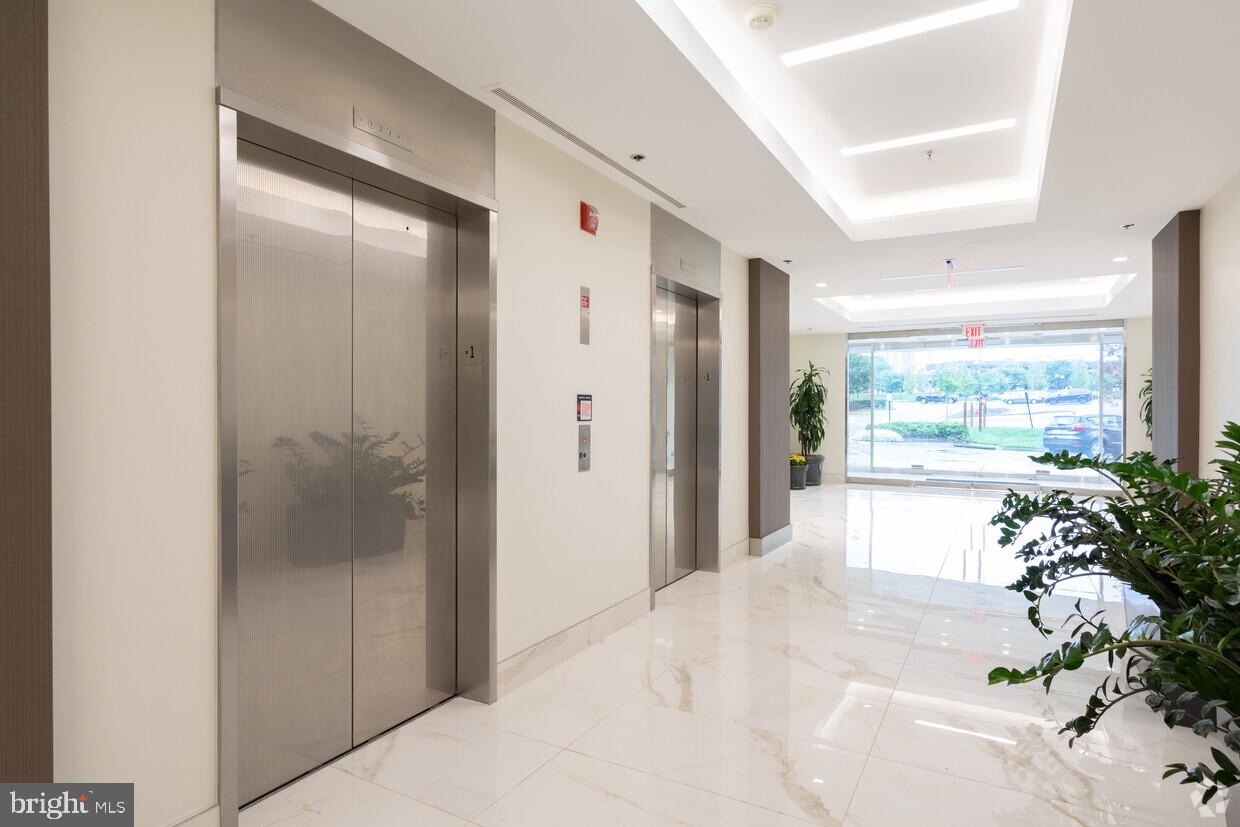 1608 SPRING HILL ROAD