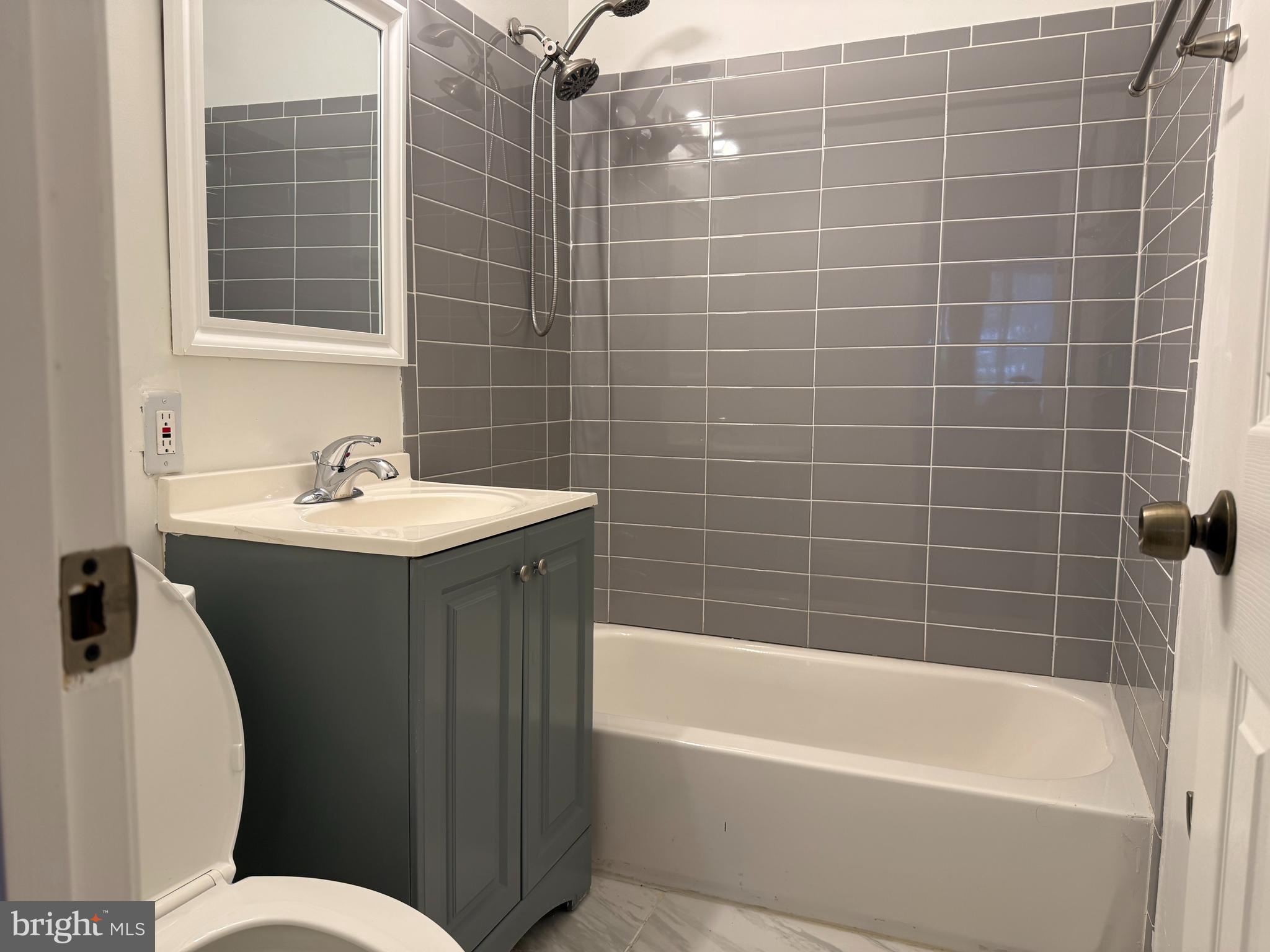 WOODMONT SPRINGS - Residential