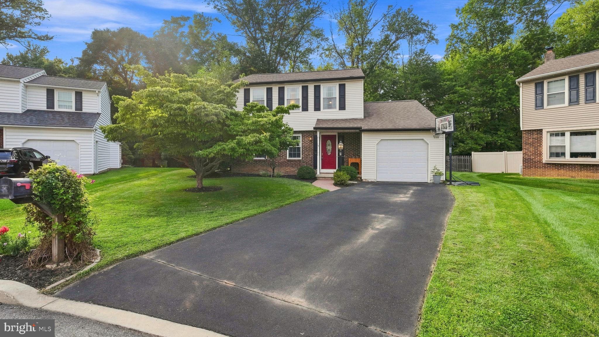 7 CHESWYCK CIRCLE