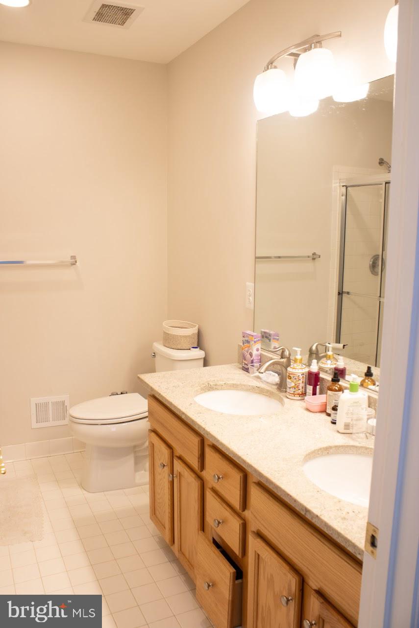 LANSDOWNE - Residential Lease